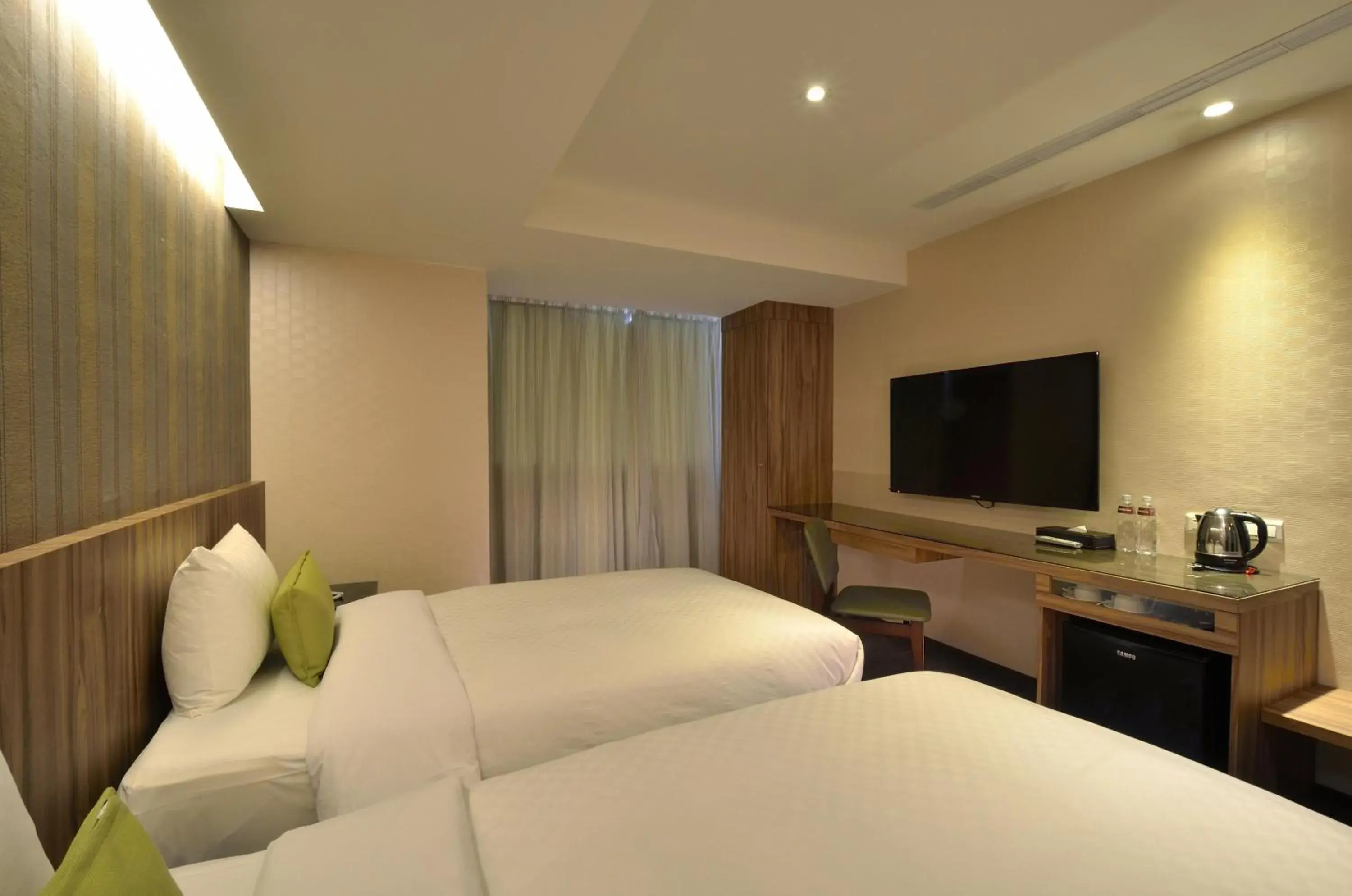 Photo of the whole room, Bed in Shin Shin Hotel - Songshan