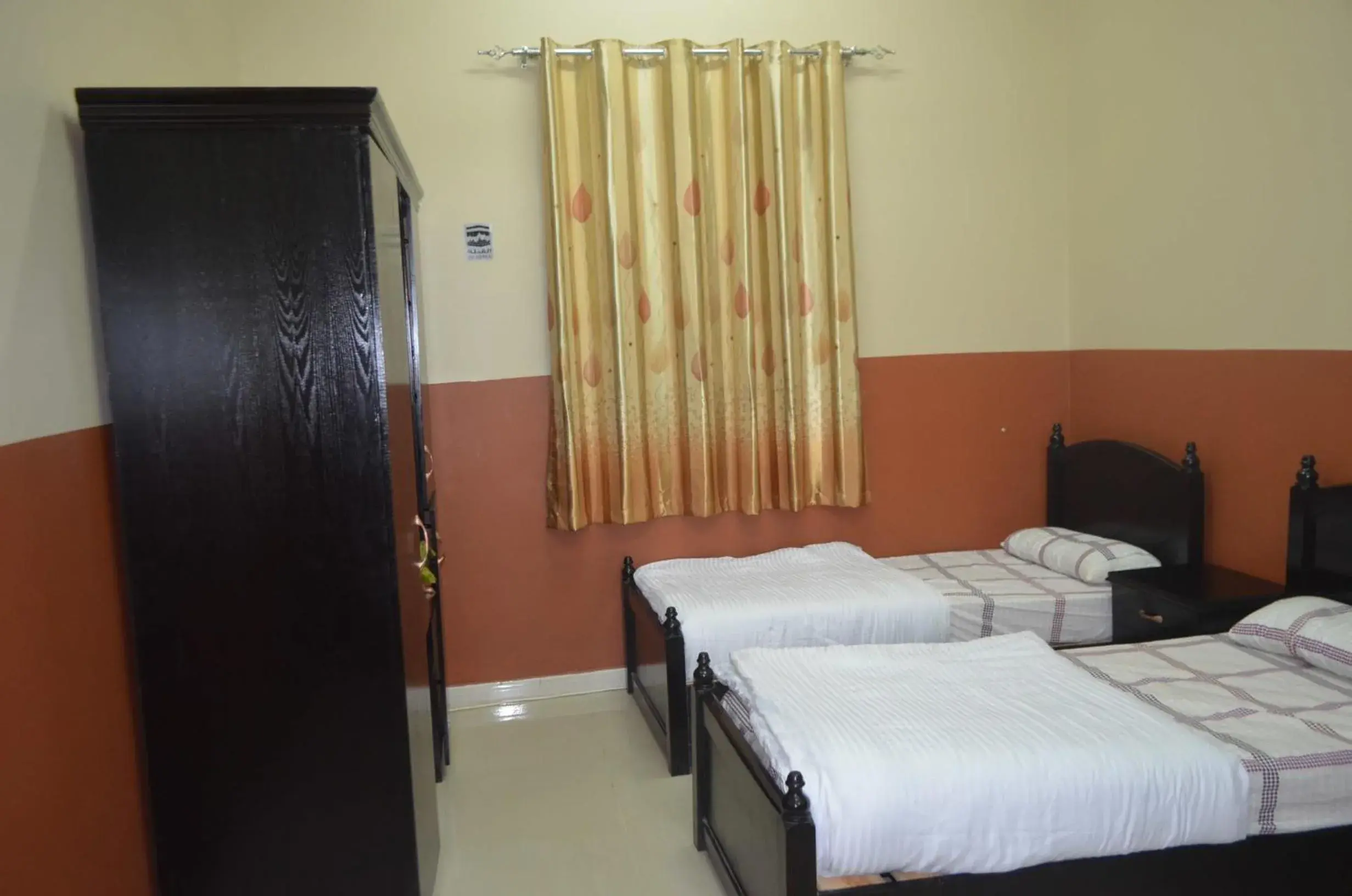Budget Double Room in Five Continents Hotel Budget Double Room in Five Continents Hotel