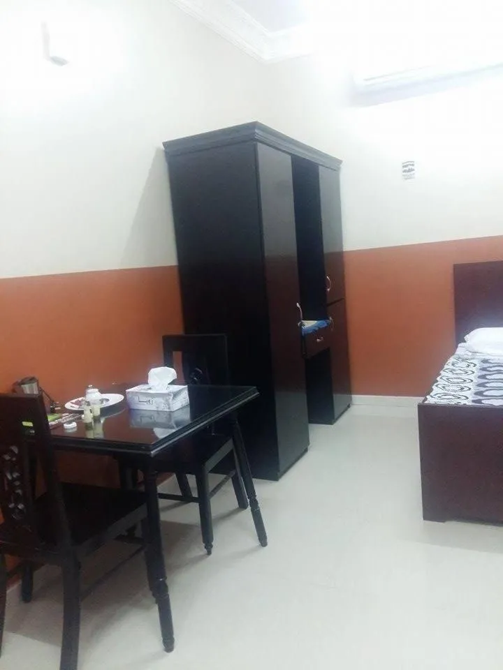 Photo of the whole room, Bed in Five Continents Hotel