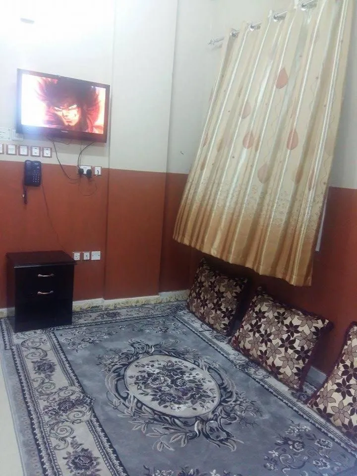 Photo of the whole room, Bed in Five Continents Hotel