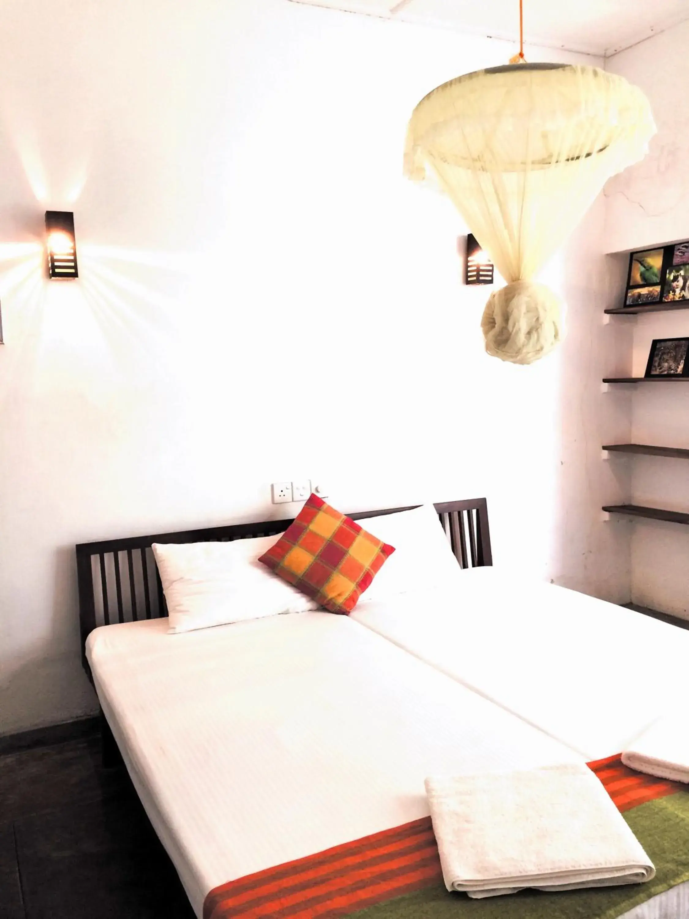 Bed in Curry Bowl Restaurant & Turtles Rest Bed in Curry Bowl Restaurant & Turtles Rest