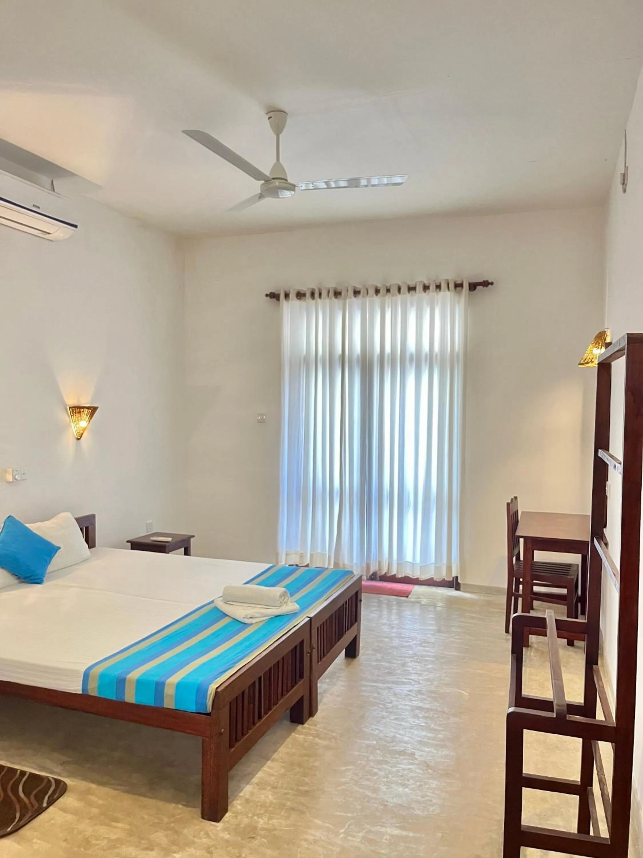 Photo of the whole room in Curry Bowl Restaurant & Turtles Rest