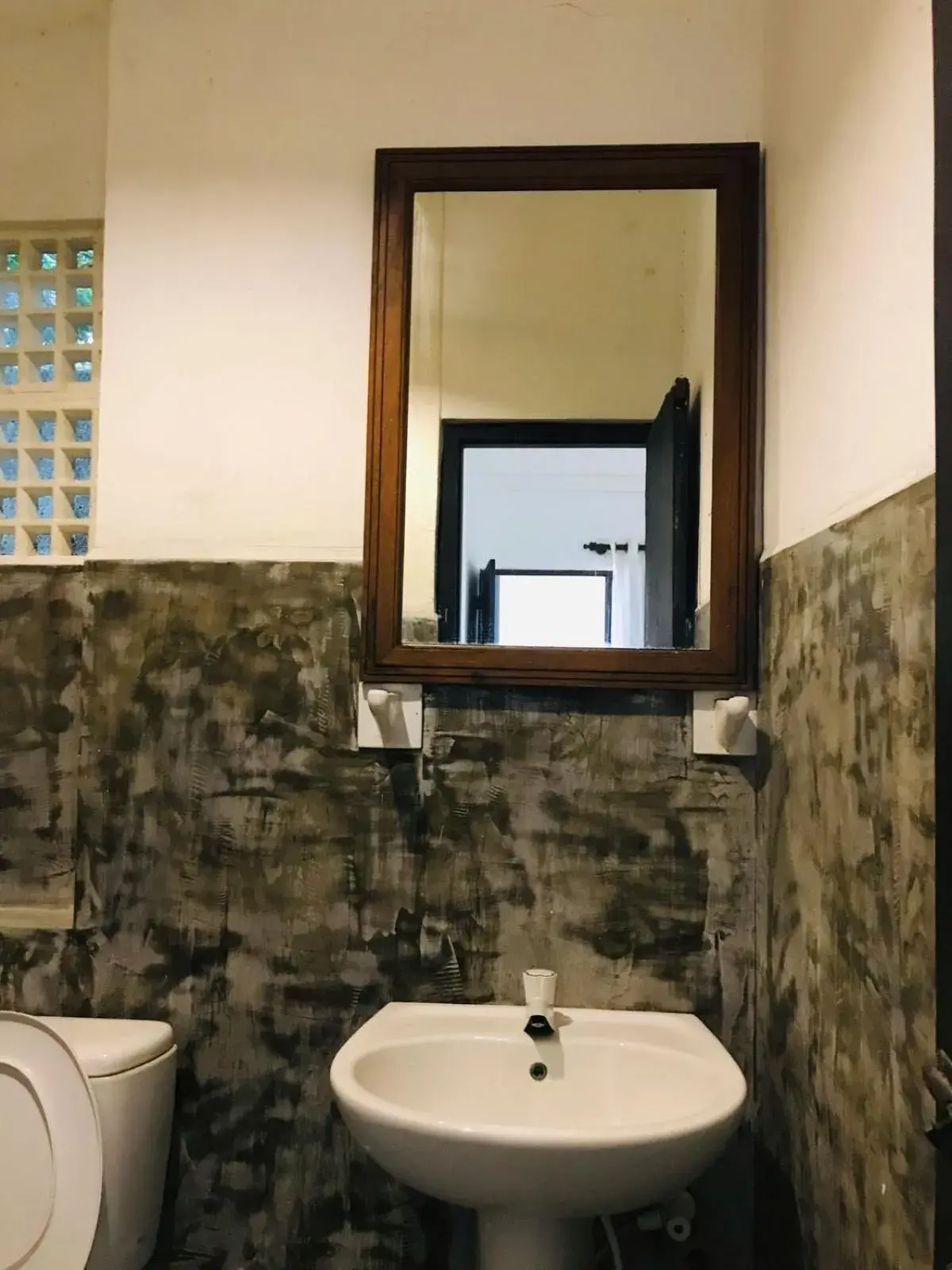 Curry Bowl Restaurant & Turtles Rest Curry Bowl Restaurant & Turtles Rest