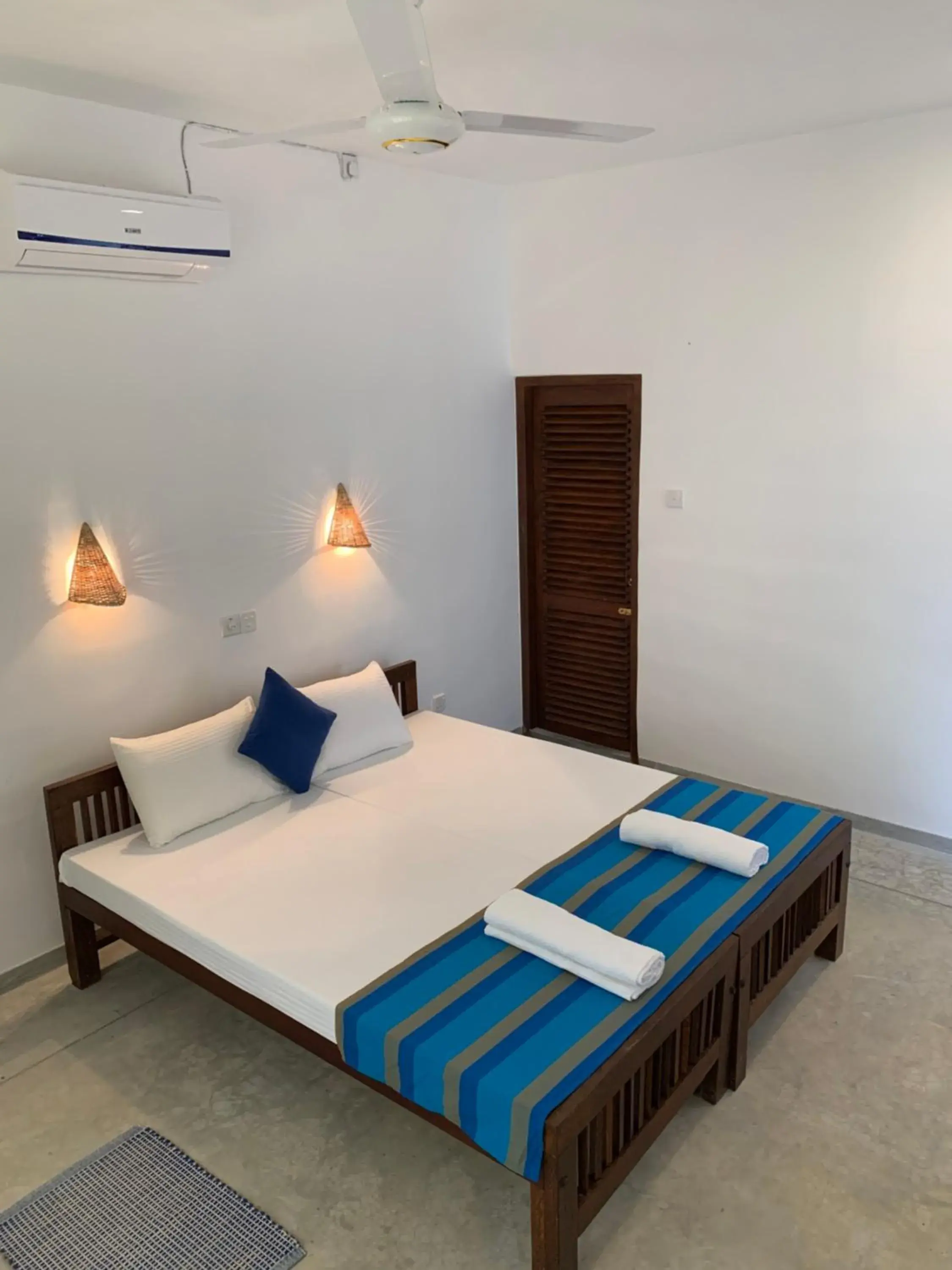 Curry Bowl Restaurant & Turtles Rest Curry Bowl Restaurant & Turtles Rest