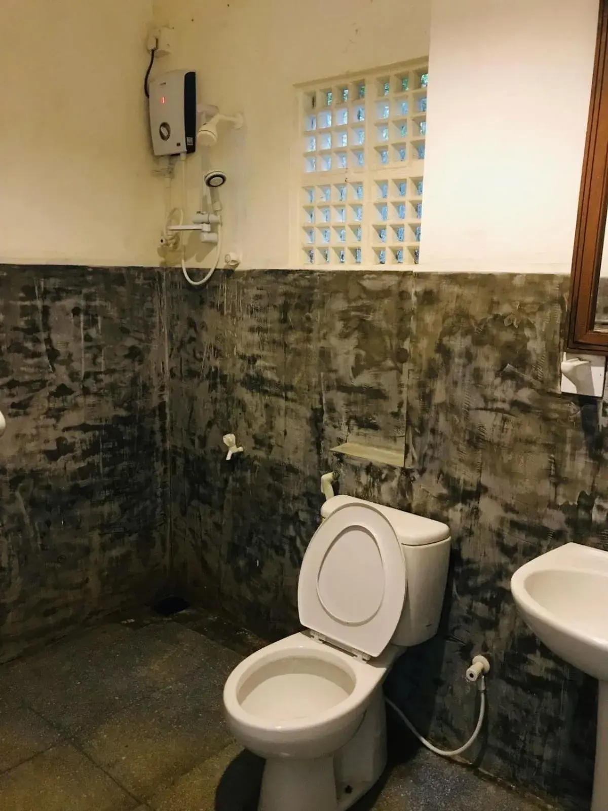 Curry Bowl Restaurant & Turtles Rest Curry Bowl Restaurant & Turtles Rest