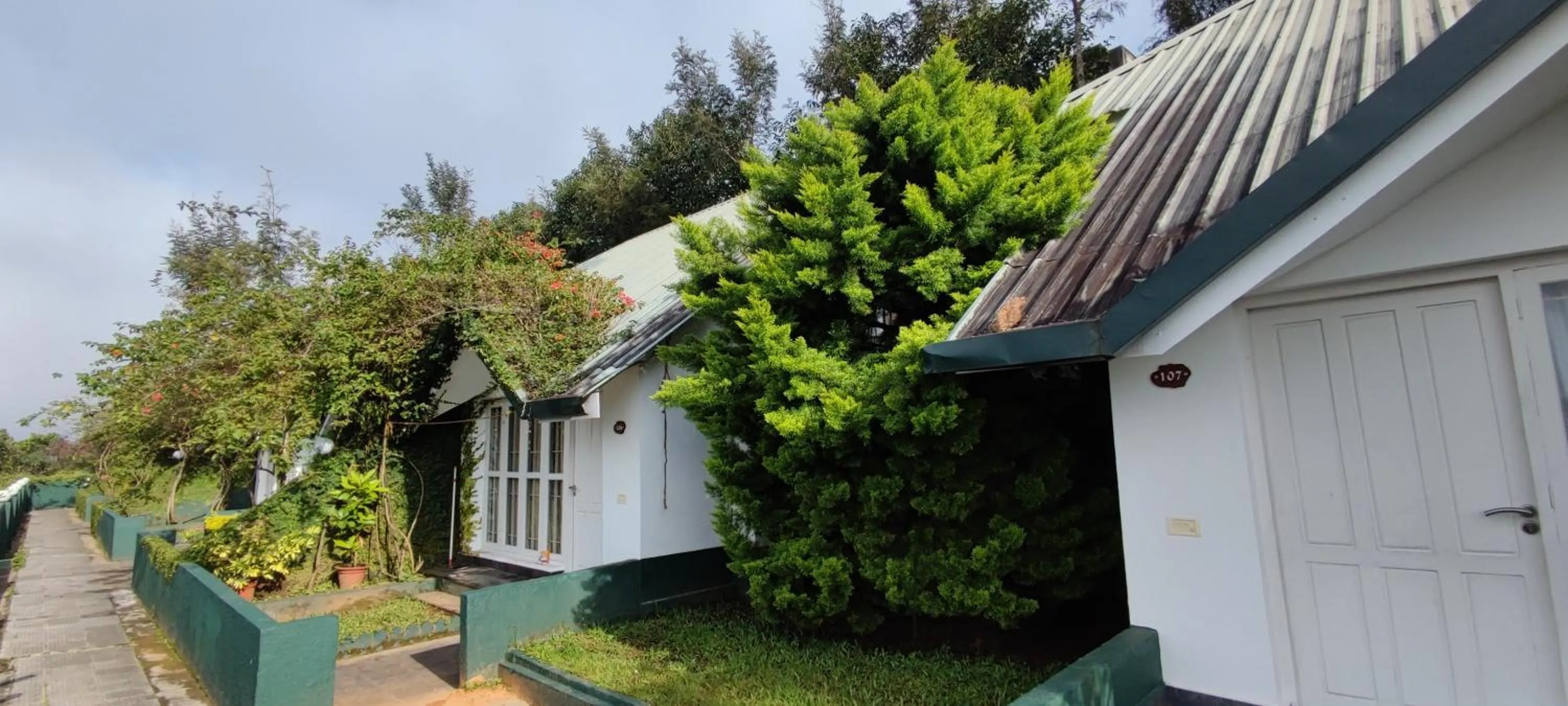 Facade/entrance in Munnar Tea Hills Resort - MTHR