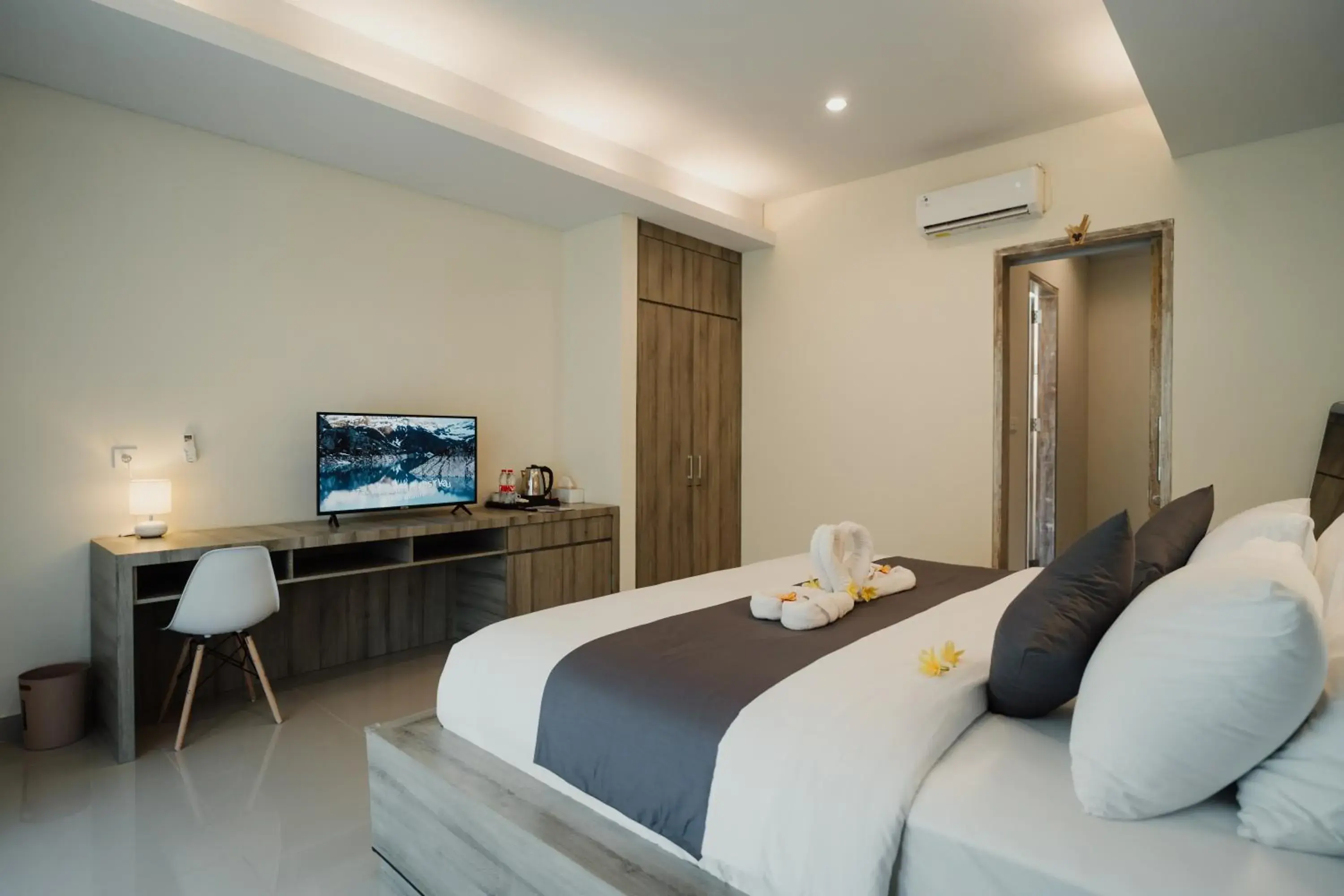 TV and multimedia, Bed in D'Leafy Seminyak TV and multimedia, Bed in D'Leafy Seminyak