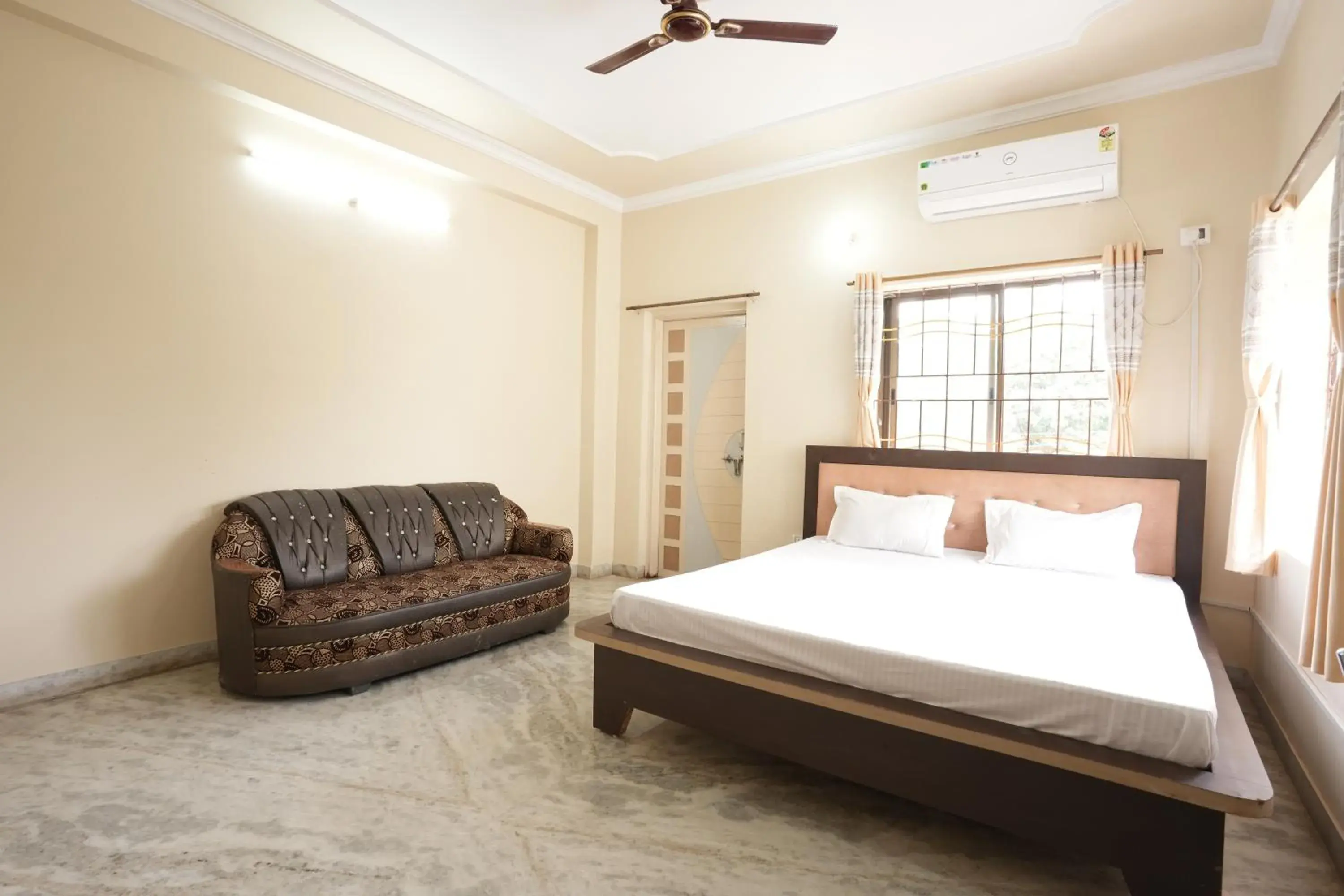 Family Room - single occupancy in Hotel Johar Inn Family Room - single occupancy in Hotel Johar Inn