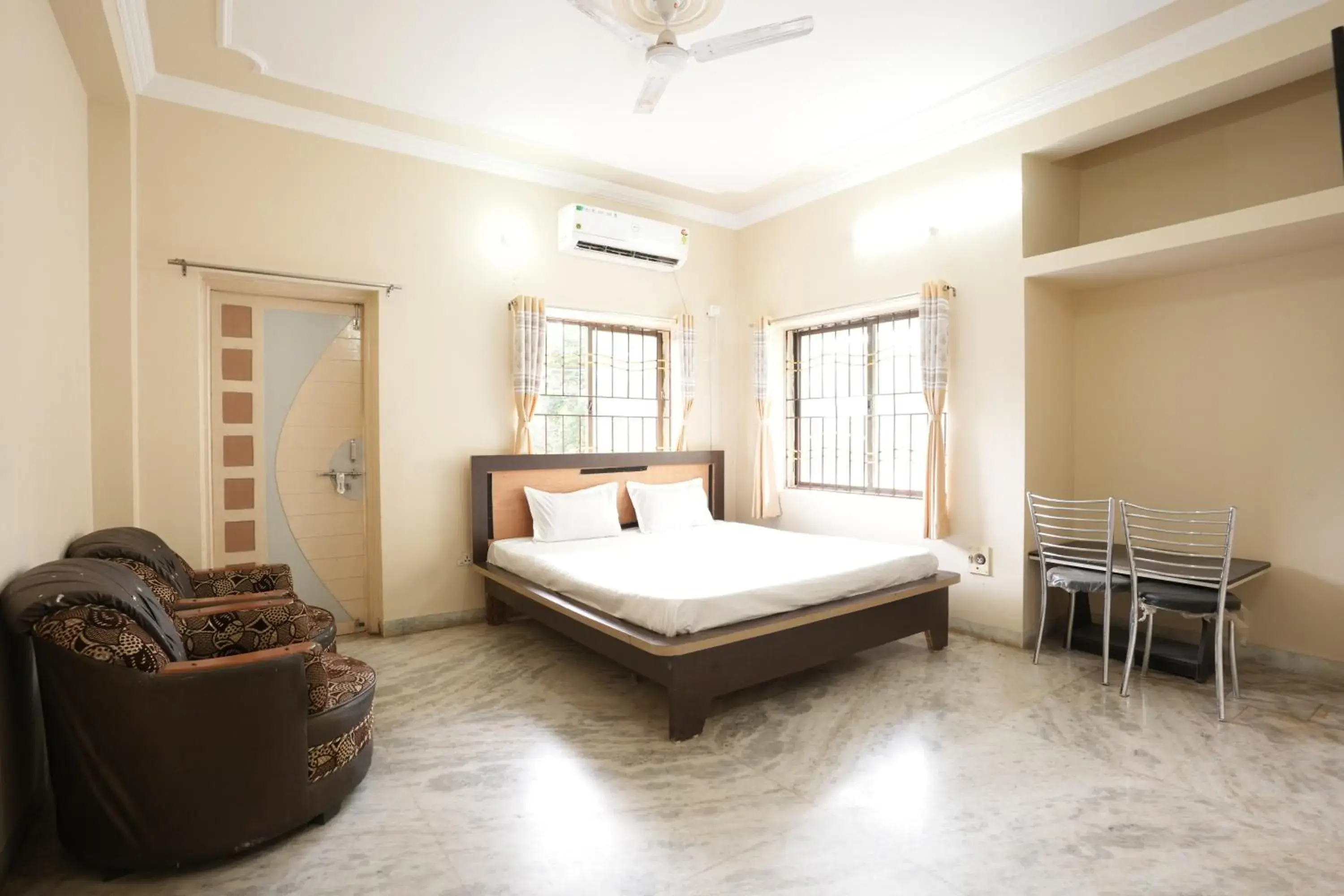 Family Room - single occupancy in Hotel Johar Inn Family Room - single occupancy in Hotel Johar Inn