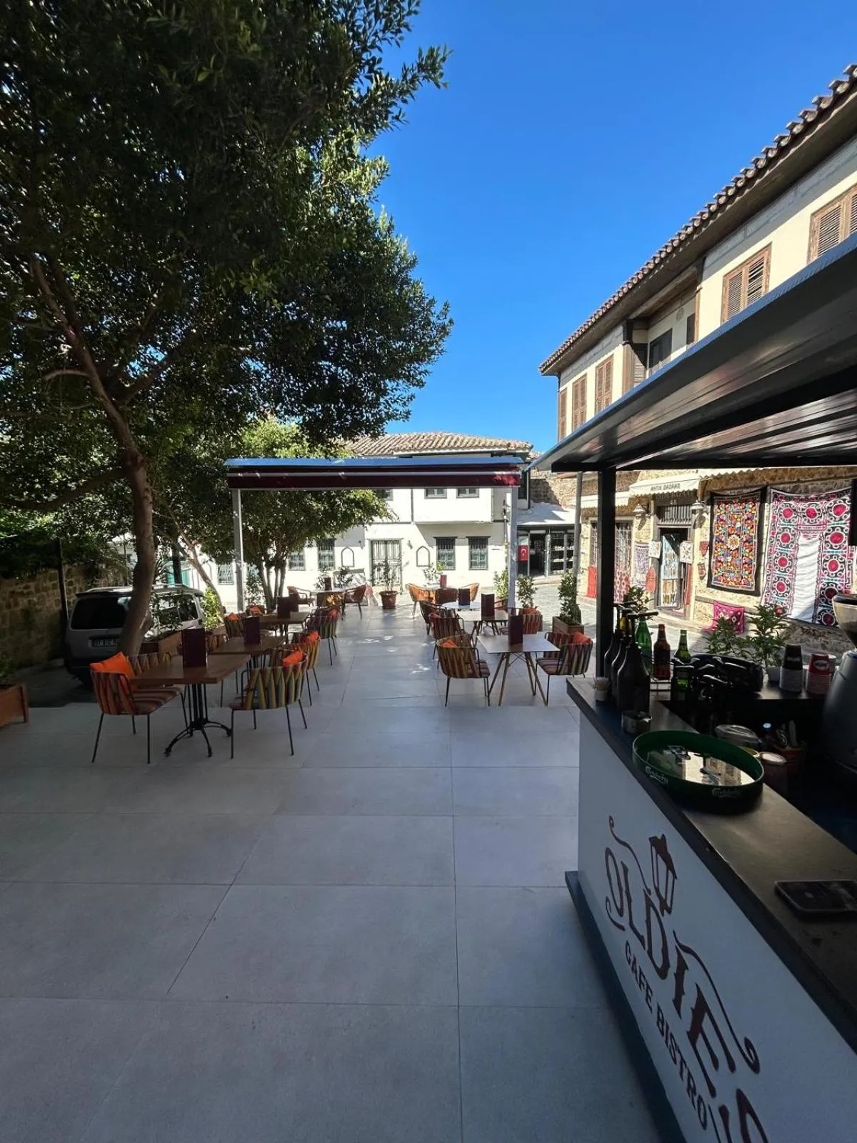 Property building in Oldies Hotel