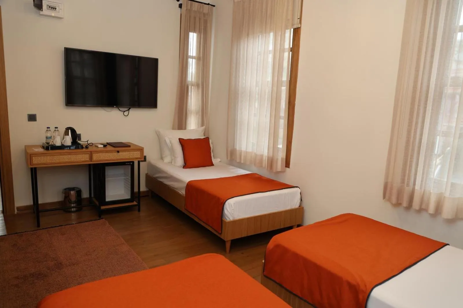 Photo of the whole room, Bed in Oldies Hotel