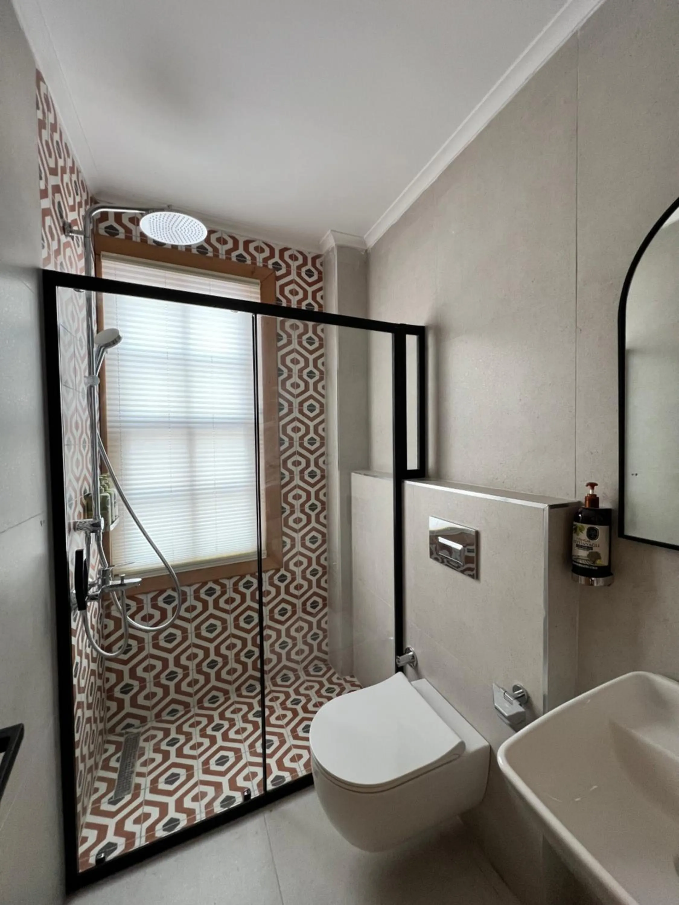 Toilet in Oldies Hotel