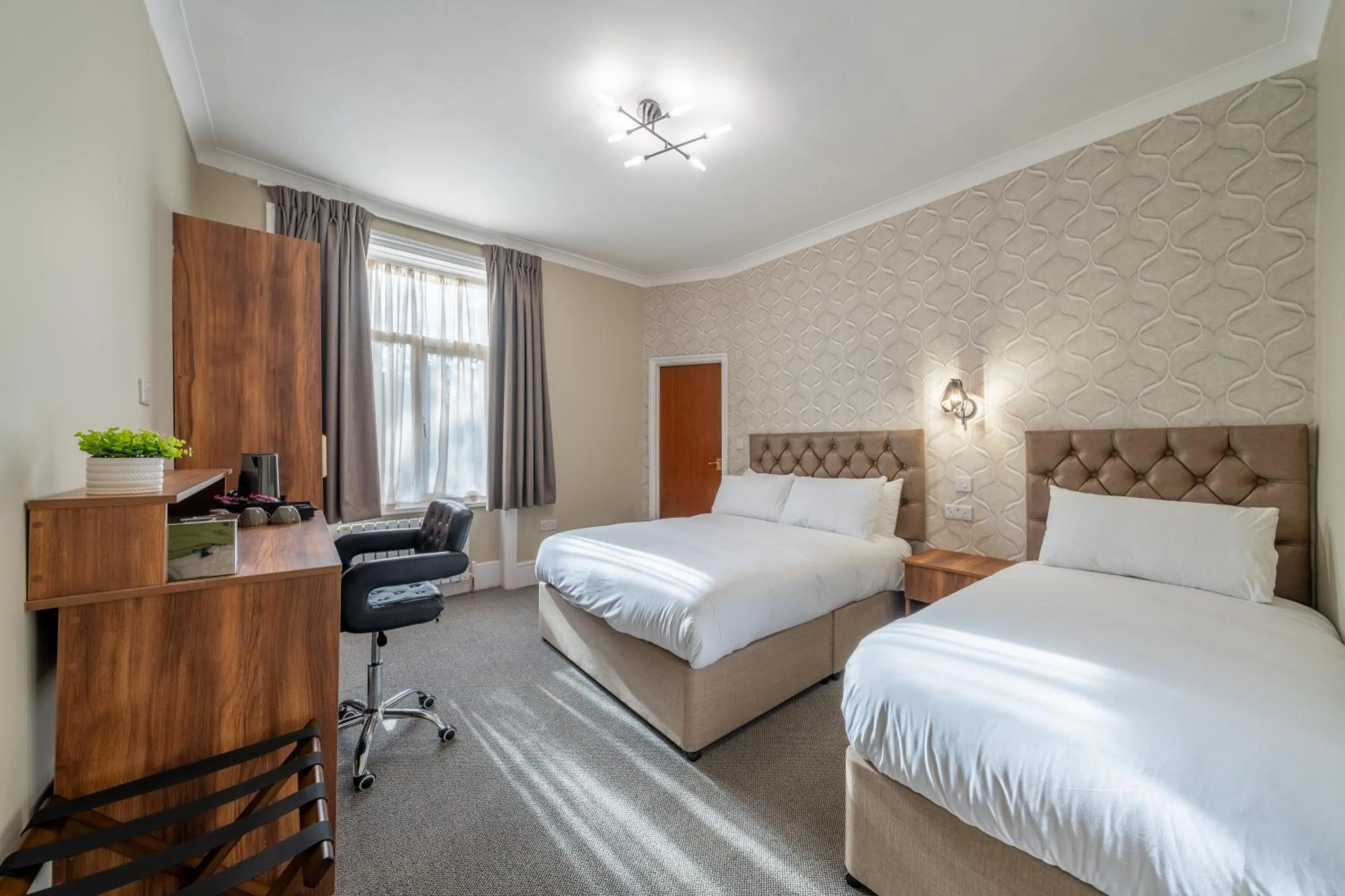 Bed in Uno Thames Hotel Maidenhead -Reopened Brand New Again