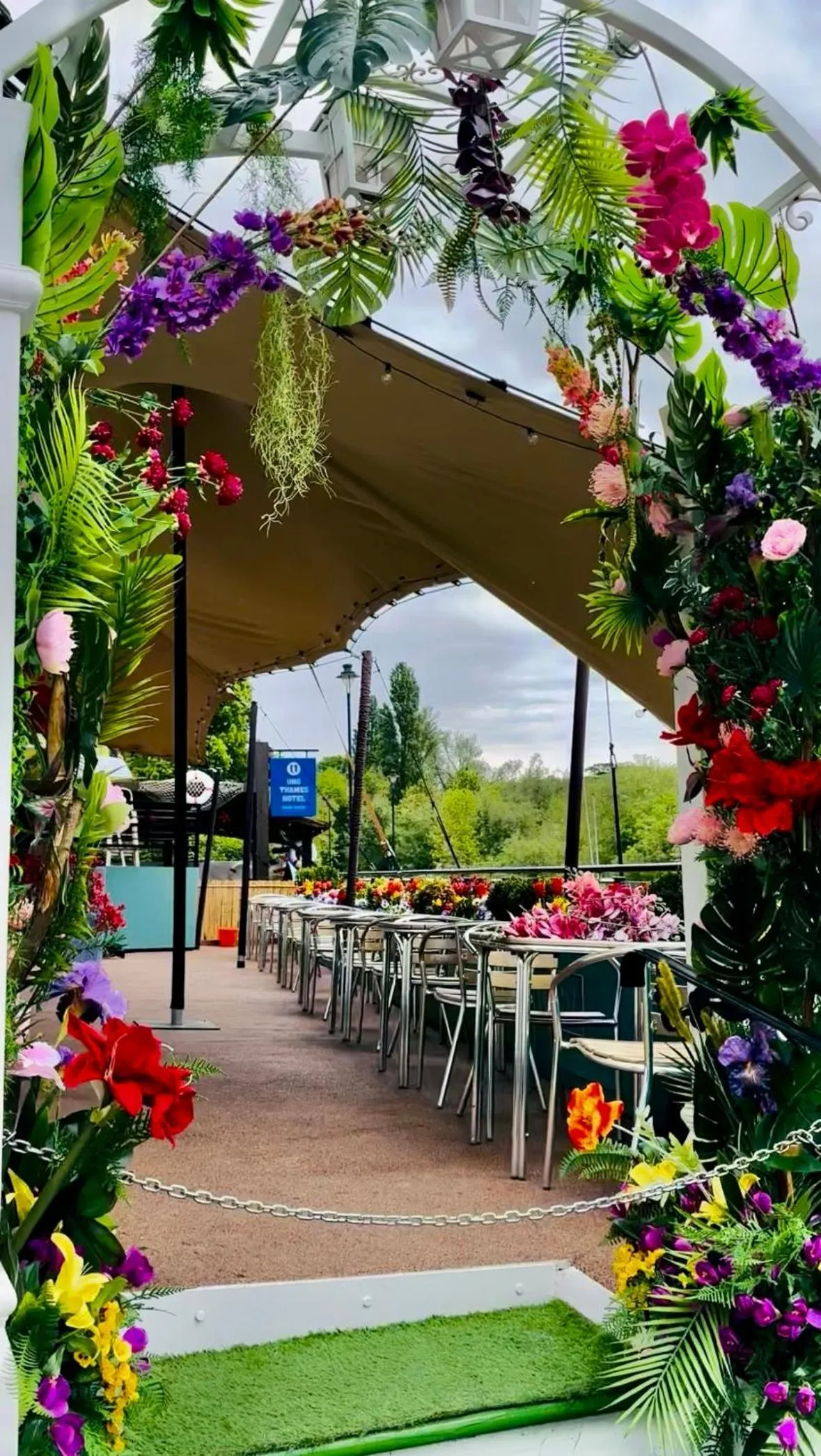 Restaurant/places to eat in Uno Thames Hotel Maidenhead -Reopened Brand New Again