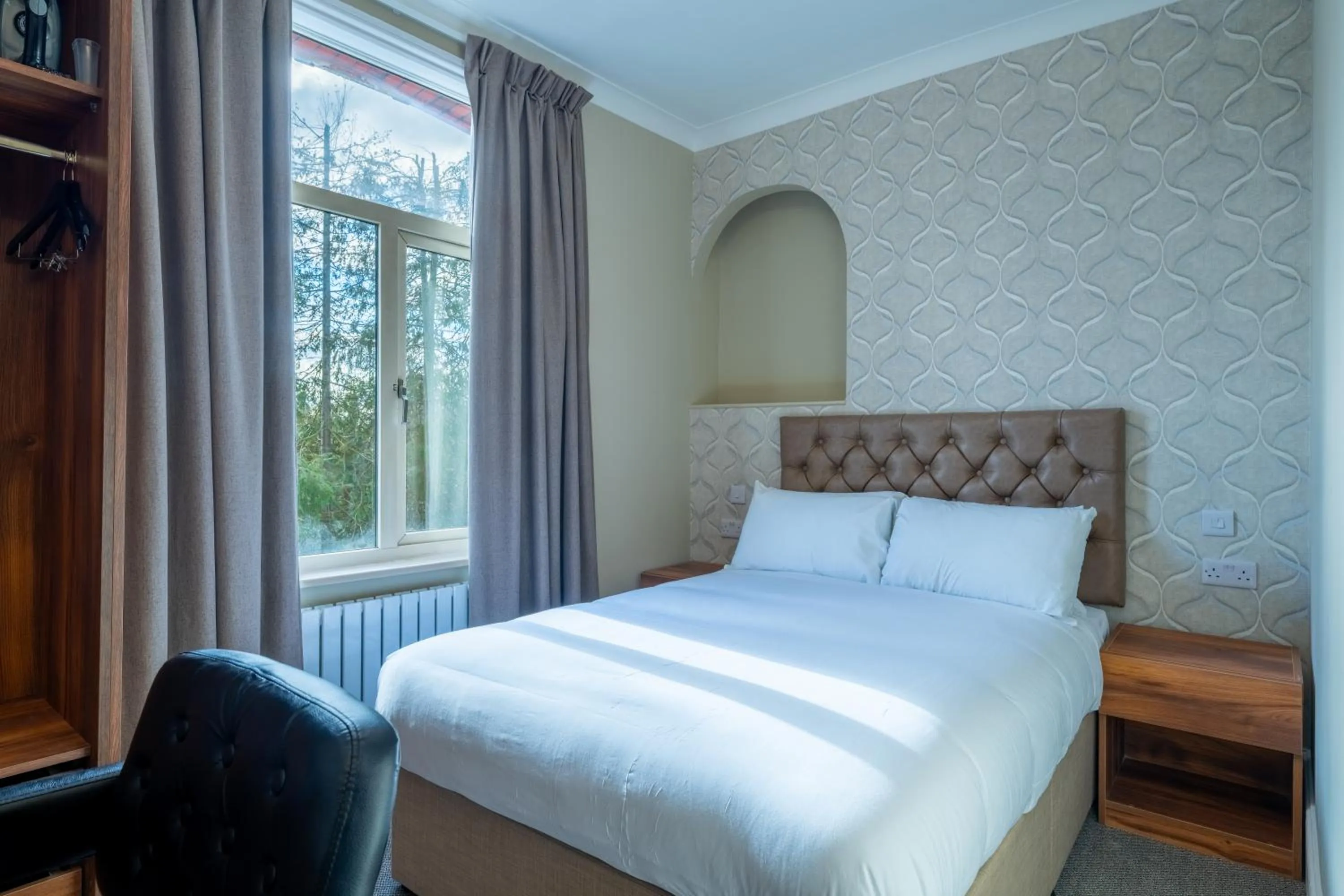 Bed in Uno Thames Hotel Maidenhead -Reopened Brand New Again