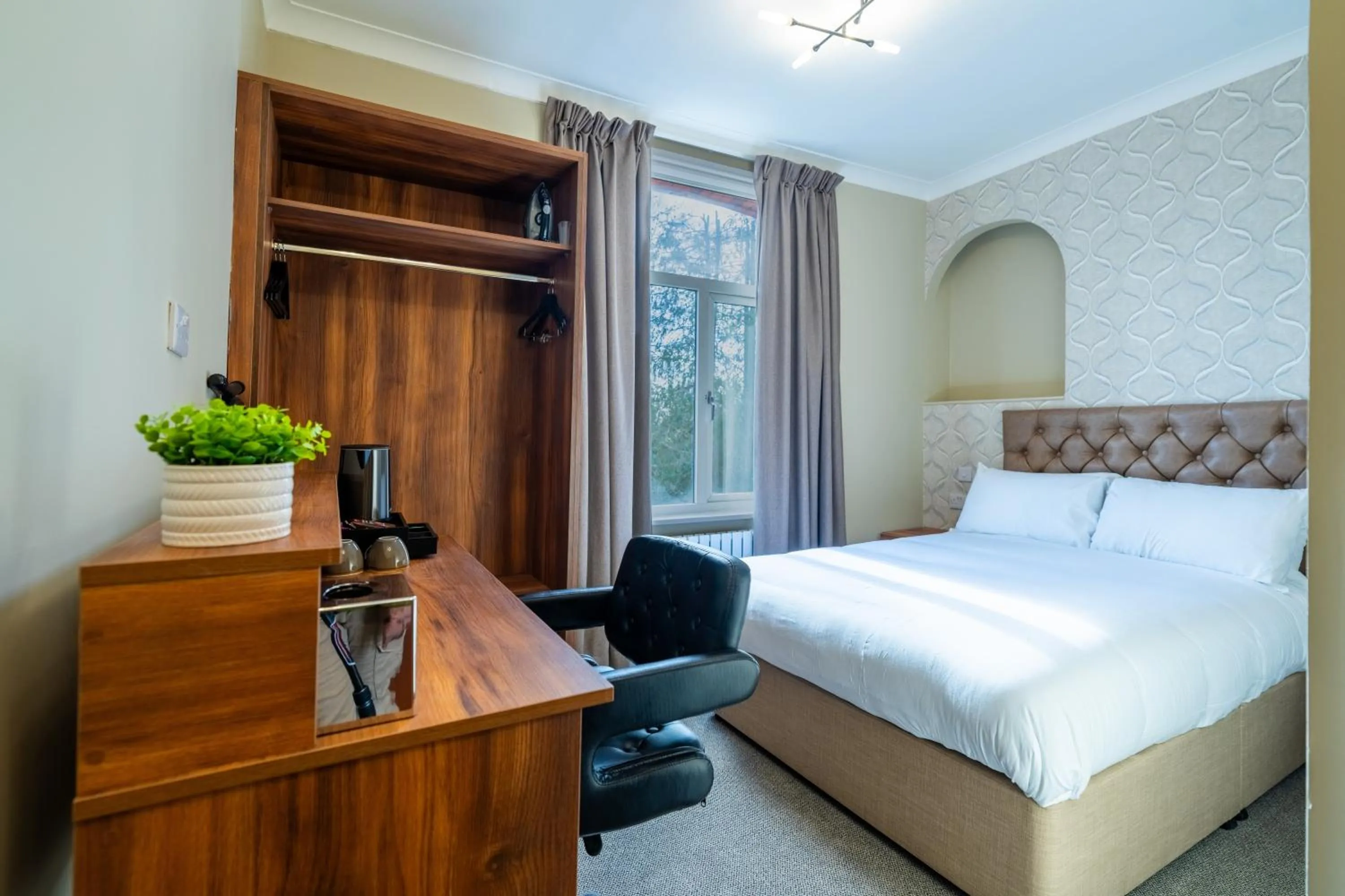 Bed in Uno Thames Hotel Maidenhead -Reopened Brand New Again