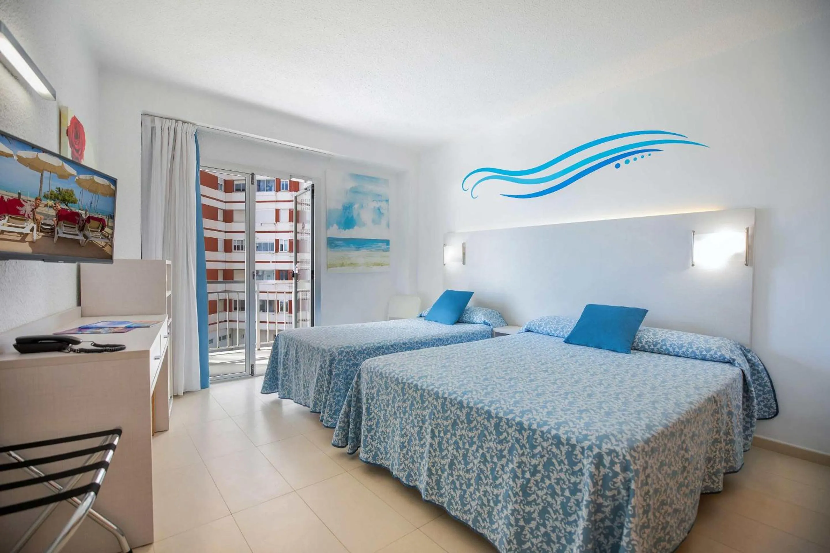 Photo of the whole room, Bed in Hotel Servigroup Trinimar