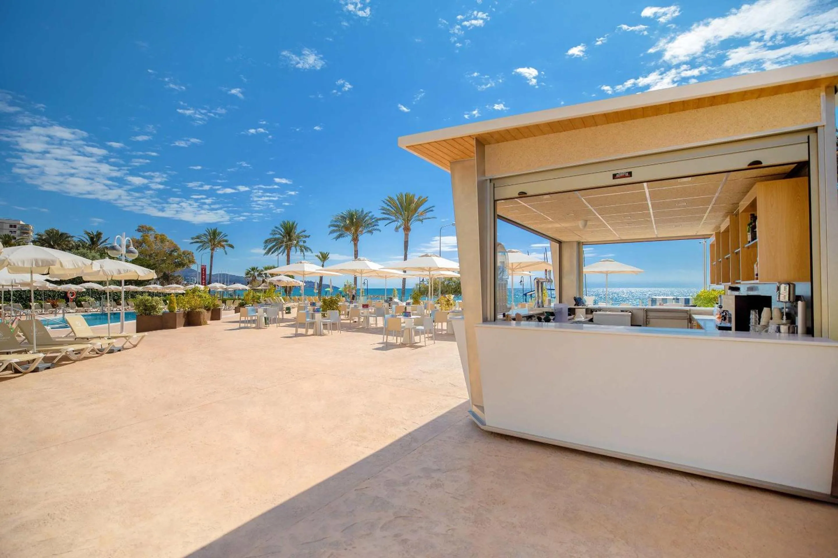 Lounge or bar in Hotel Servigroup Trinimar