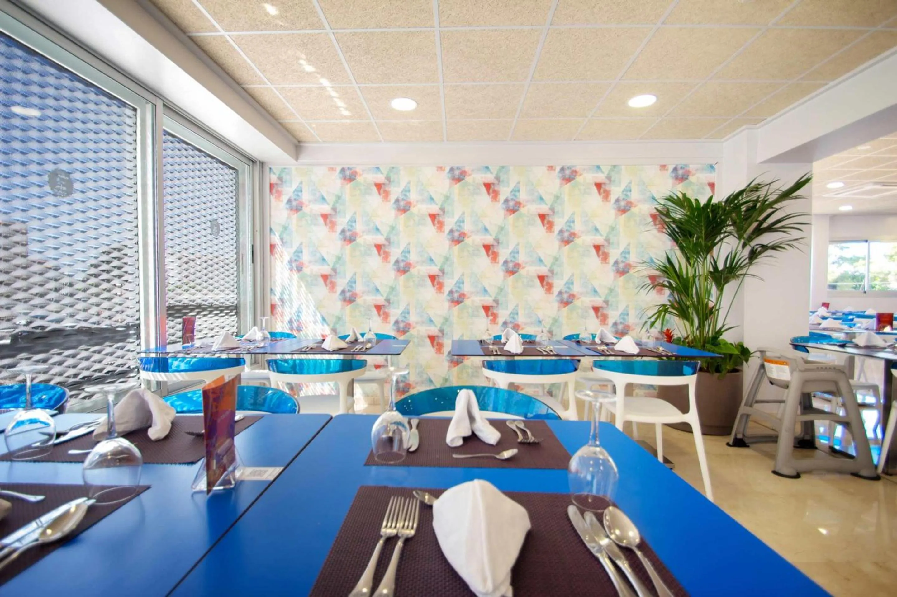 Restaurant/places to eat in Hotel Servigroup Trinimar