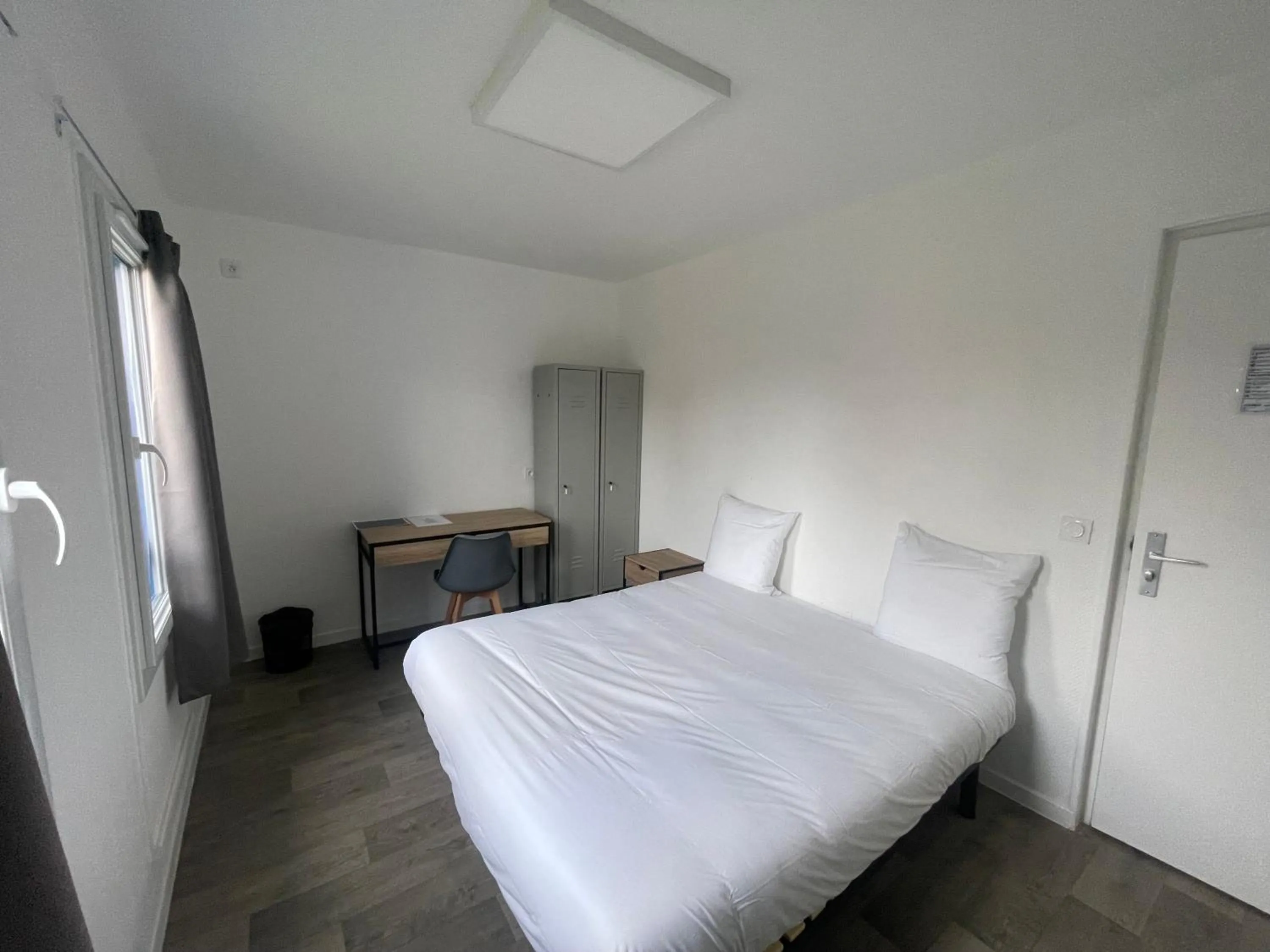 Bedroom, Bed in Parc Hôtel