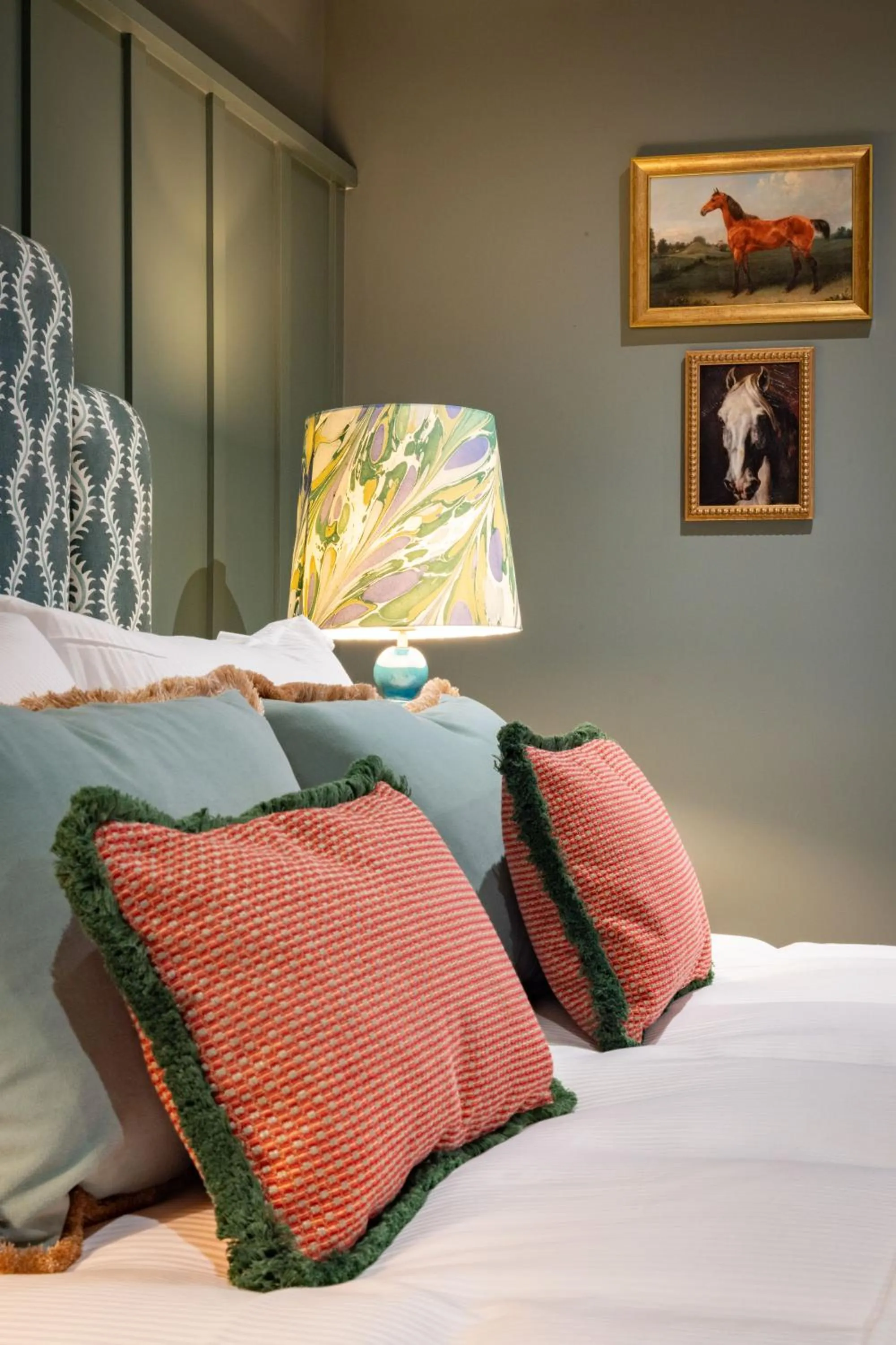 Bedroom, Bed in The Coat and Bear - A Heartwood Inn