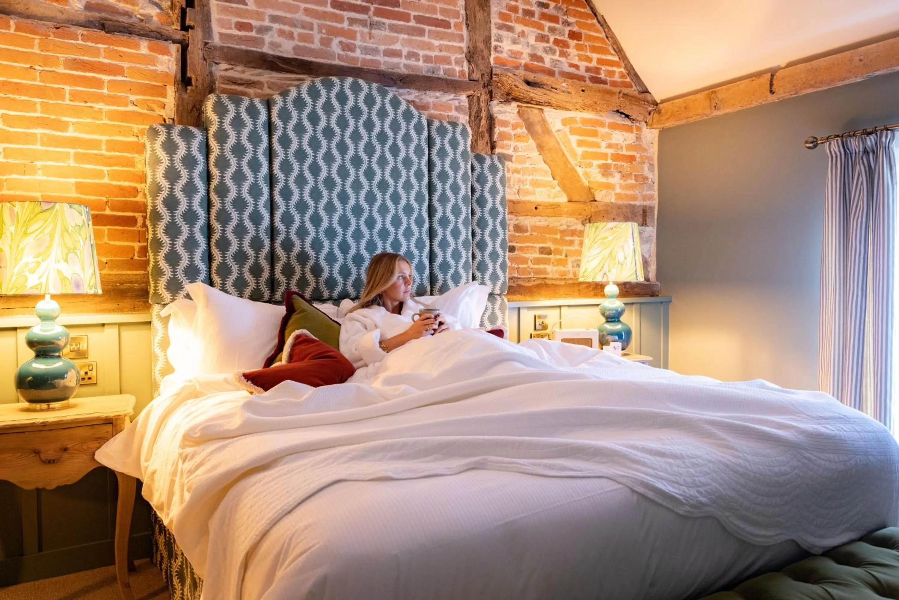 Bedroom, Bed in The Coat and Bear - A Heartwood Inn