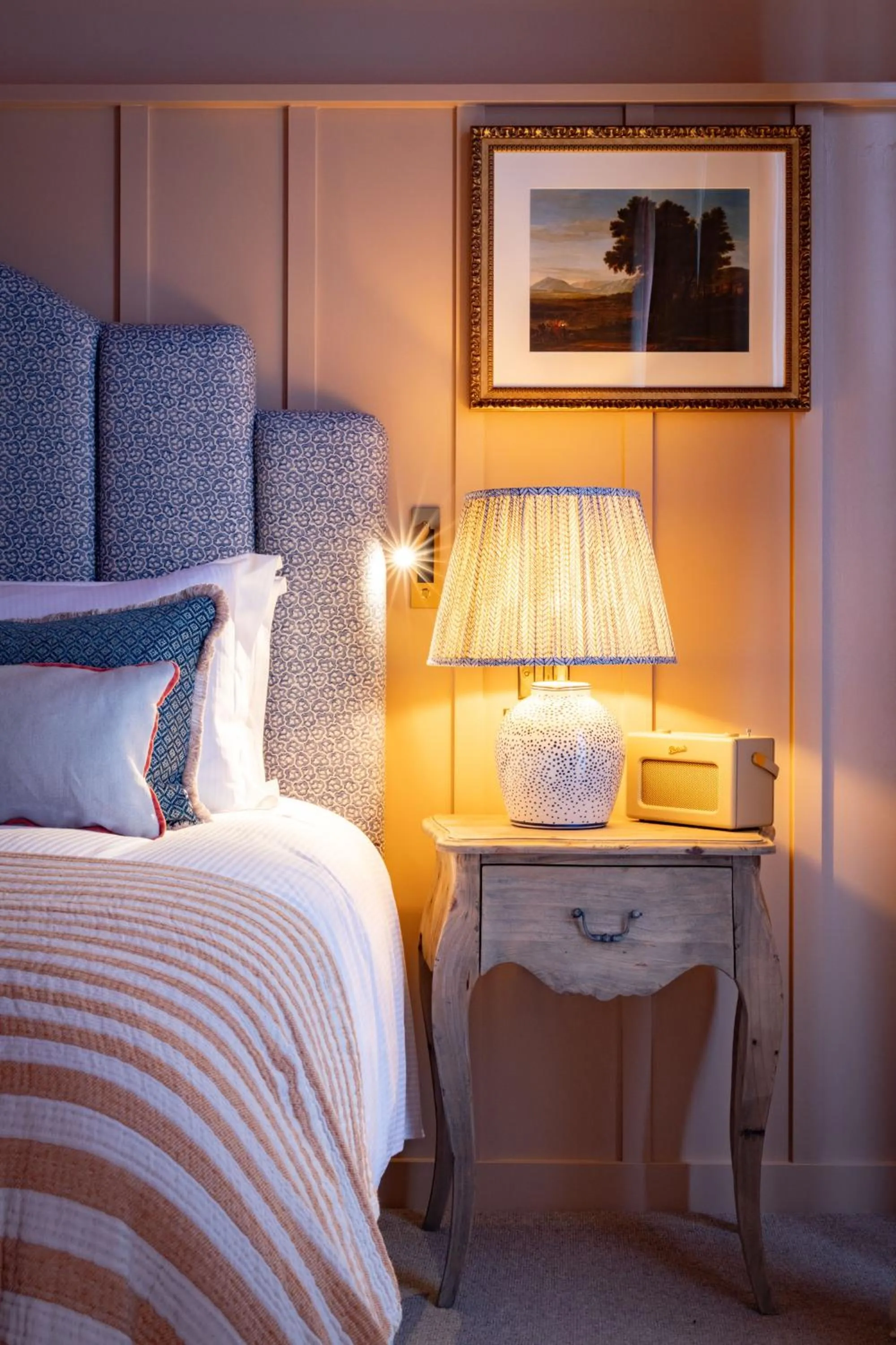 Bed in The Coat and Bear - A Heartwood Inn