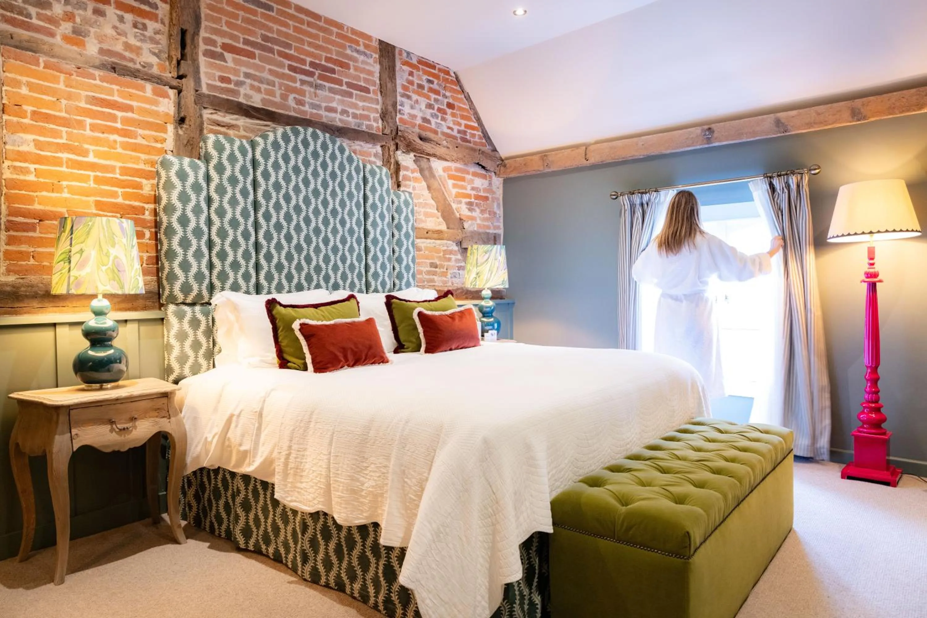 Bedroom, Bed in The Coat and Bear - A Heartwood Inn