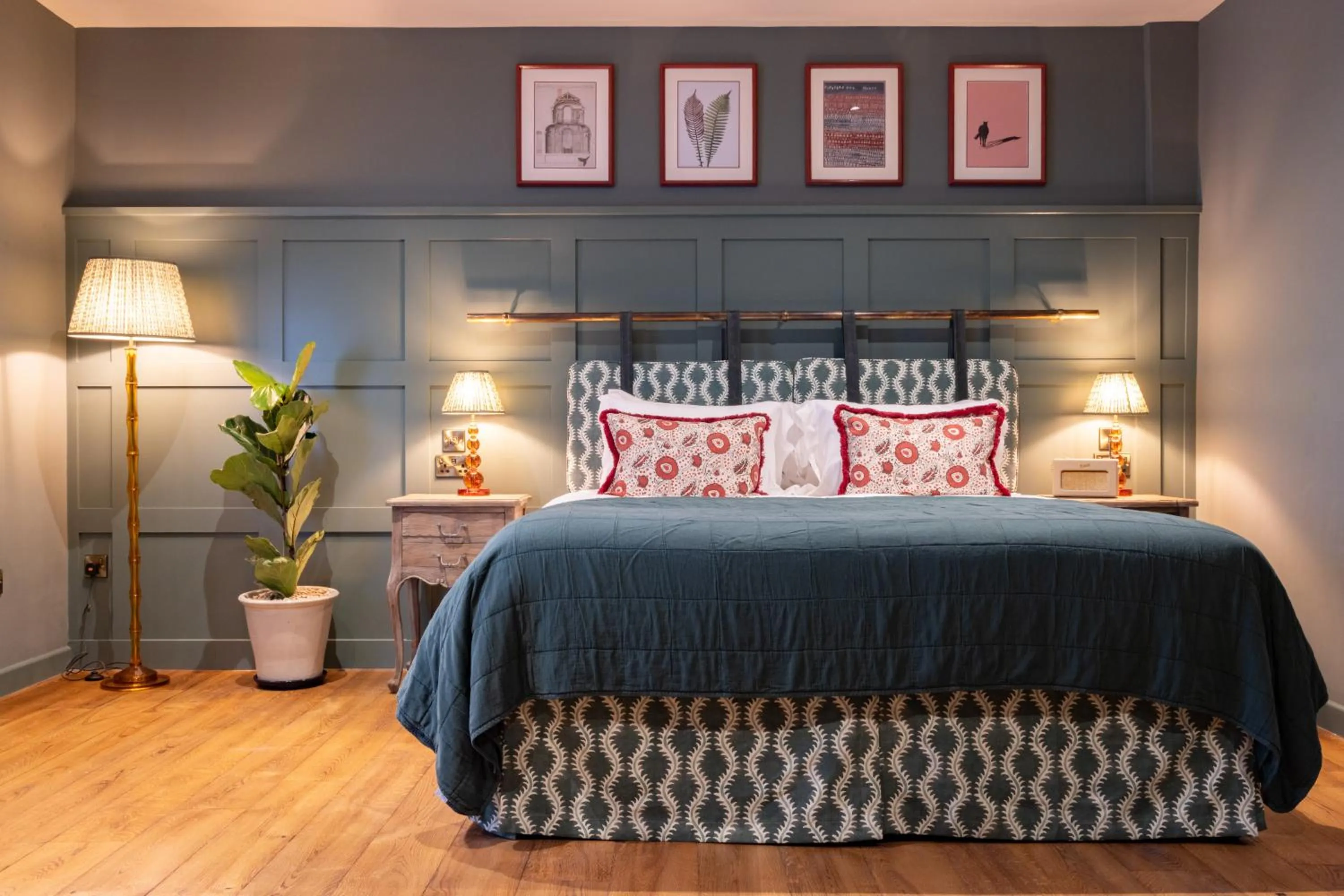 Bedroom, Bed in The Coat and Bear - A Heartwood Inn