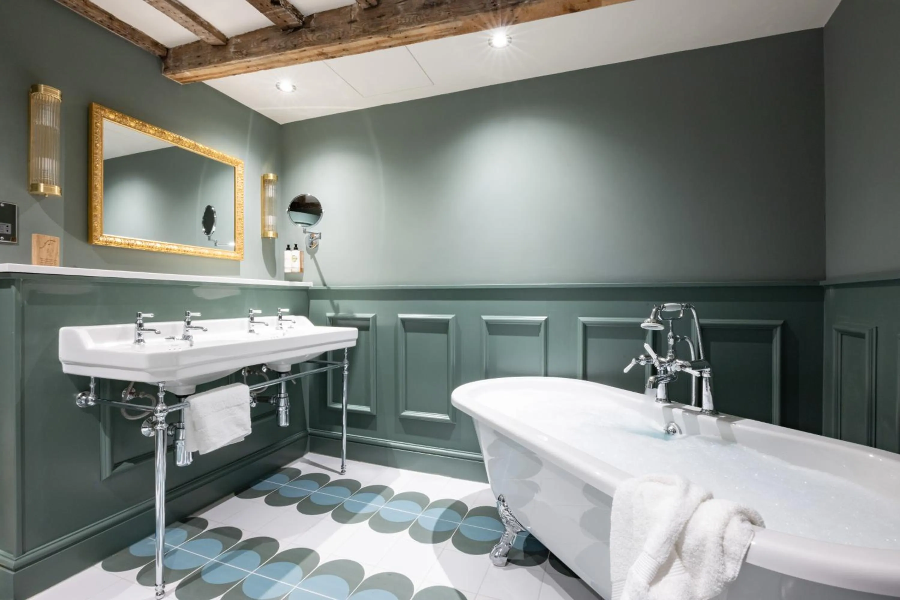 Bathroom in The Coat and Bear - A Heartwood Inn