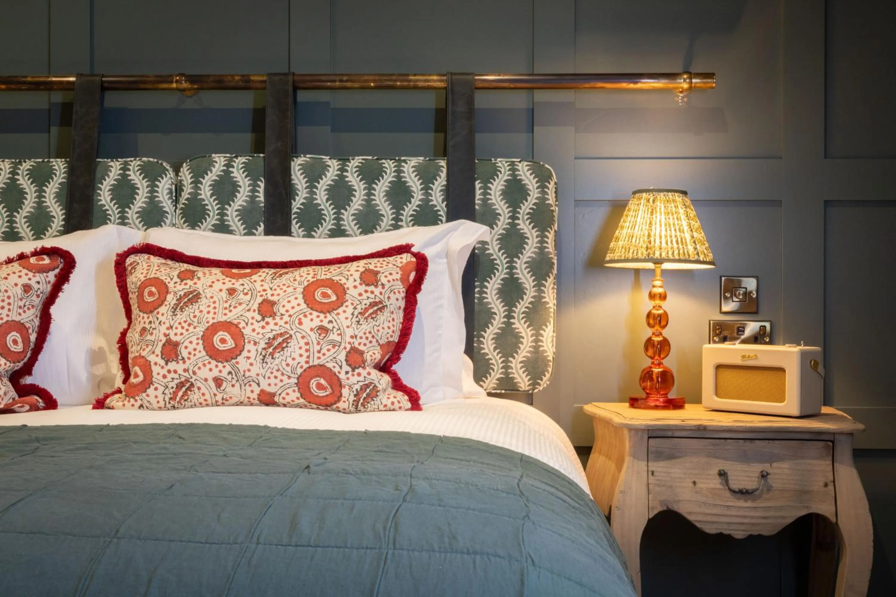 Bedroom, Bed in The Coat and Bear - A Heartwood Inn