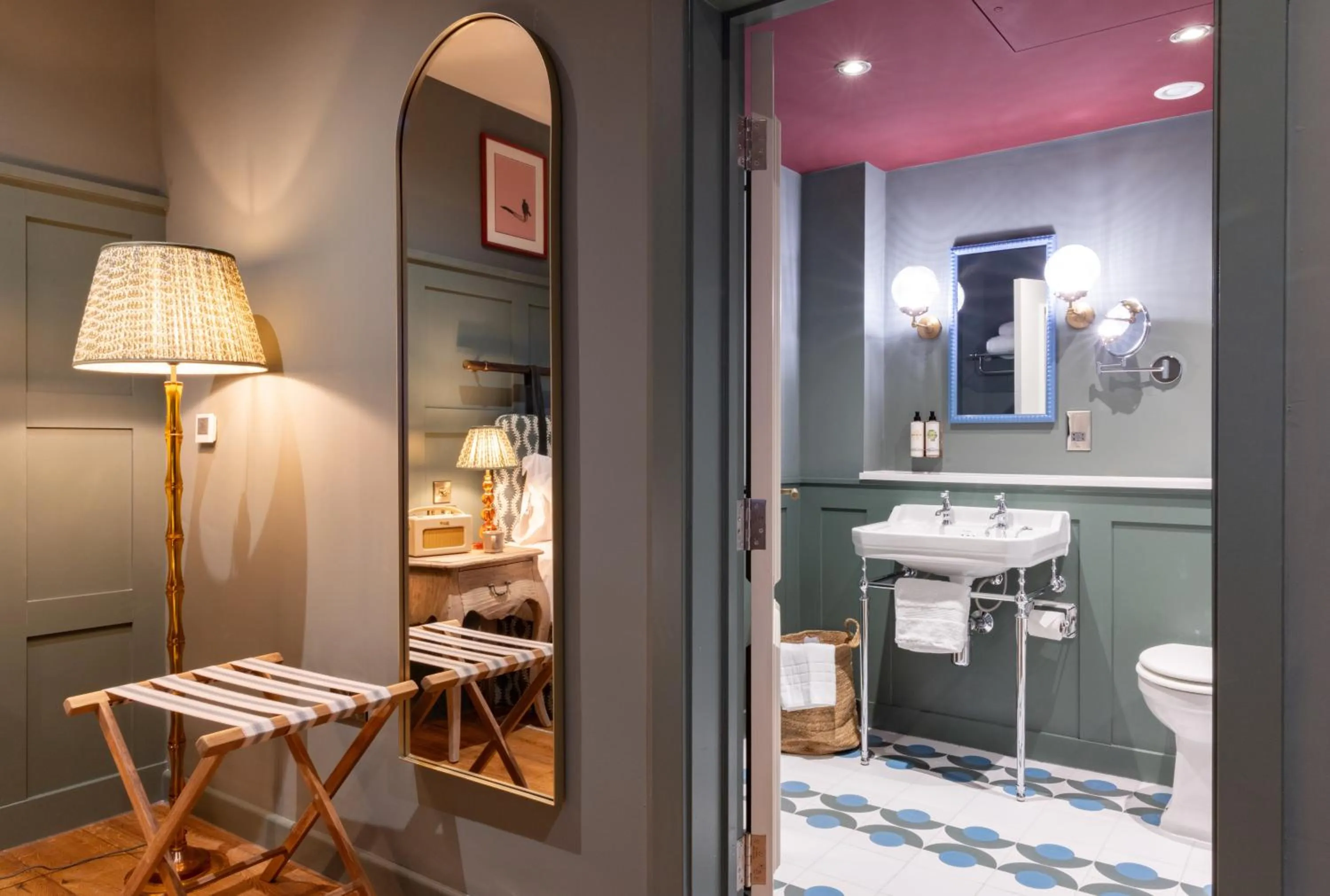 Bathroom in The Coat and Bear - A Heartwood Inn
