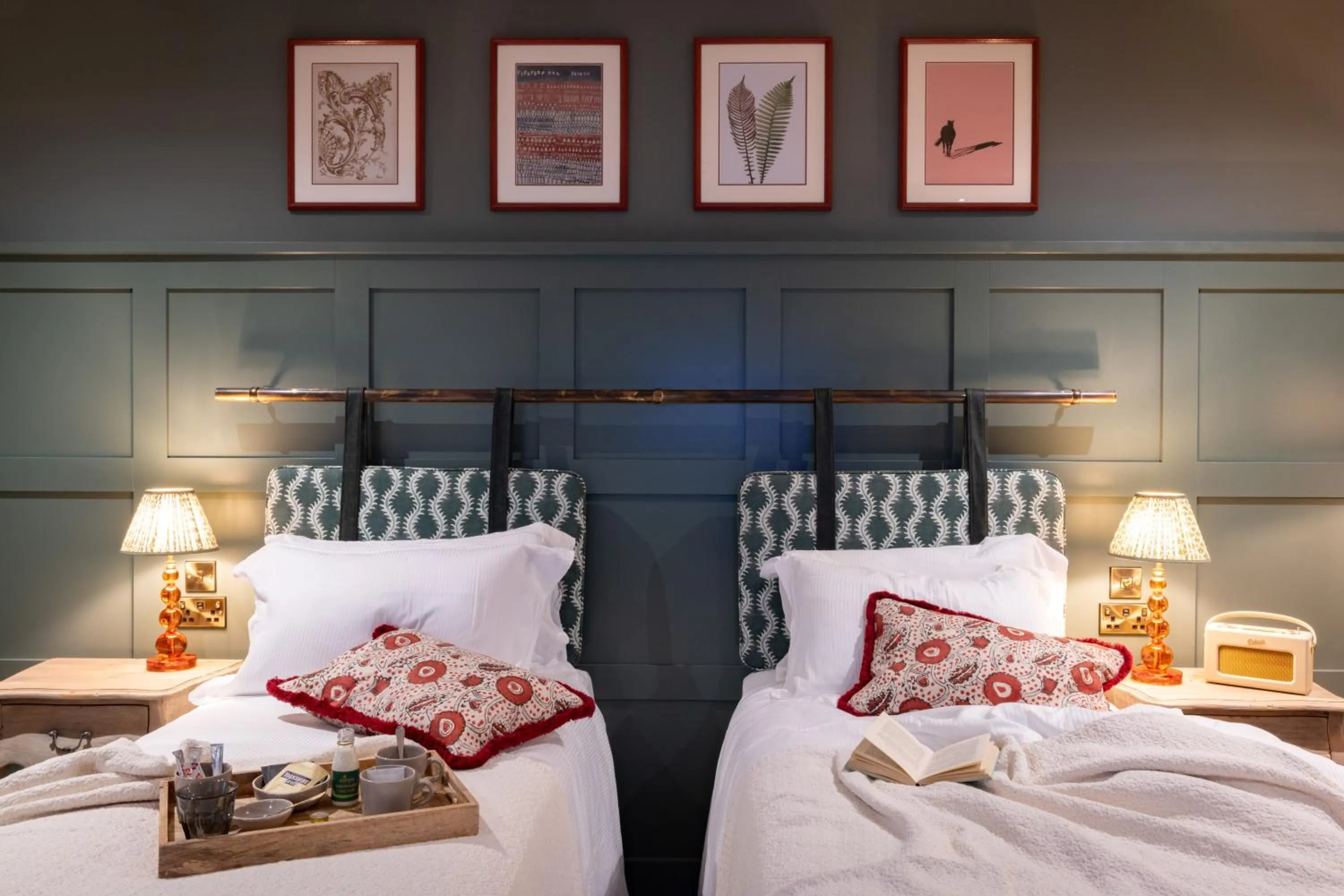 Bedroom, Bed in The Coat and Bear - A Heartwood Inn