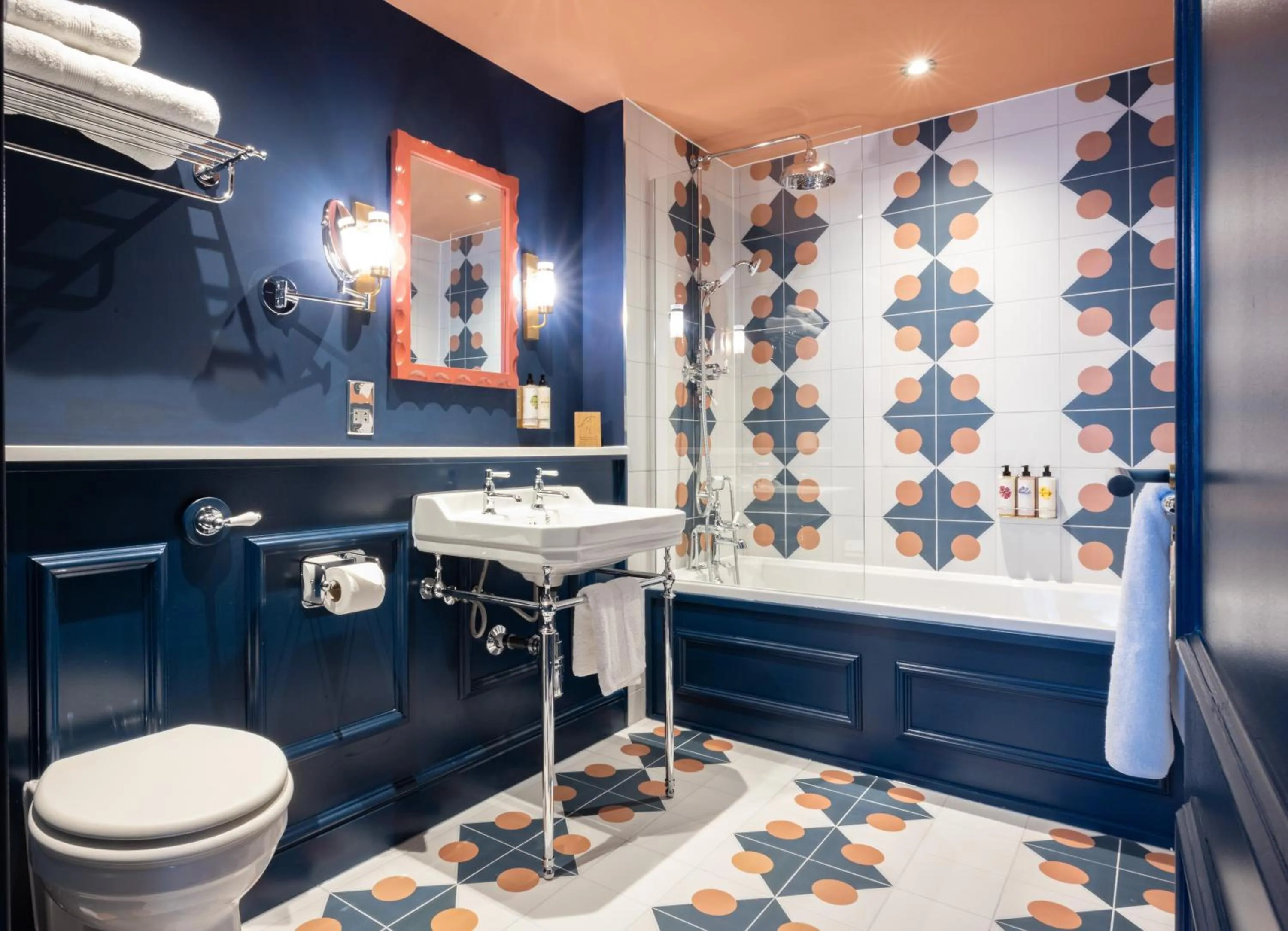 Bathroom in The Coat and Bear - A Heartwood Inn