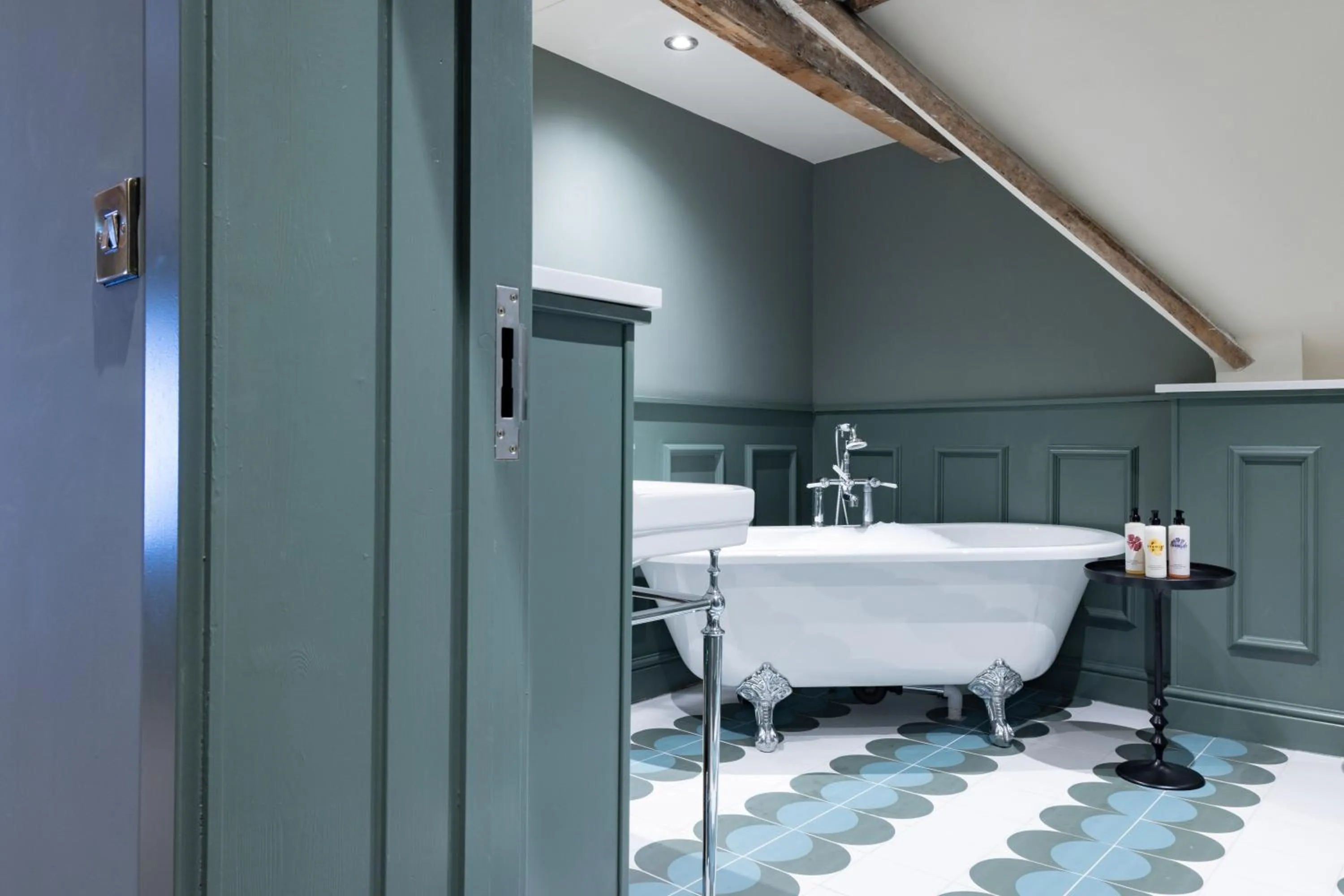 Bathroom in The Coat and Bear - A Heartwood Inn