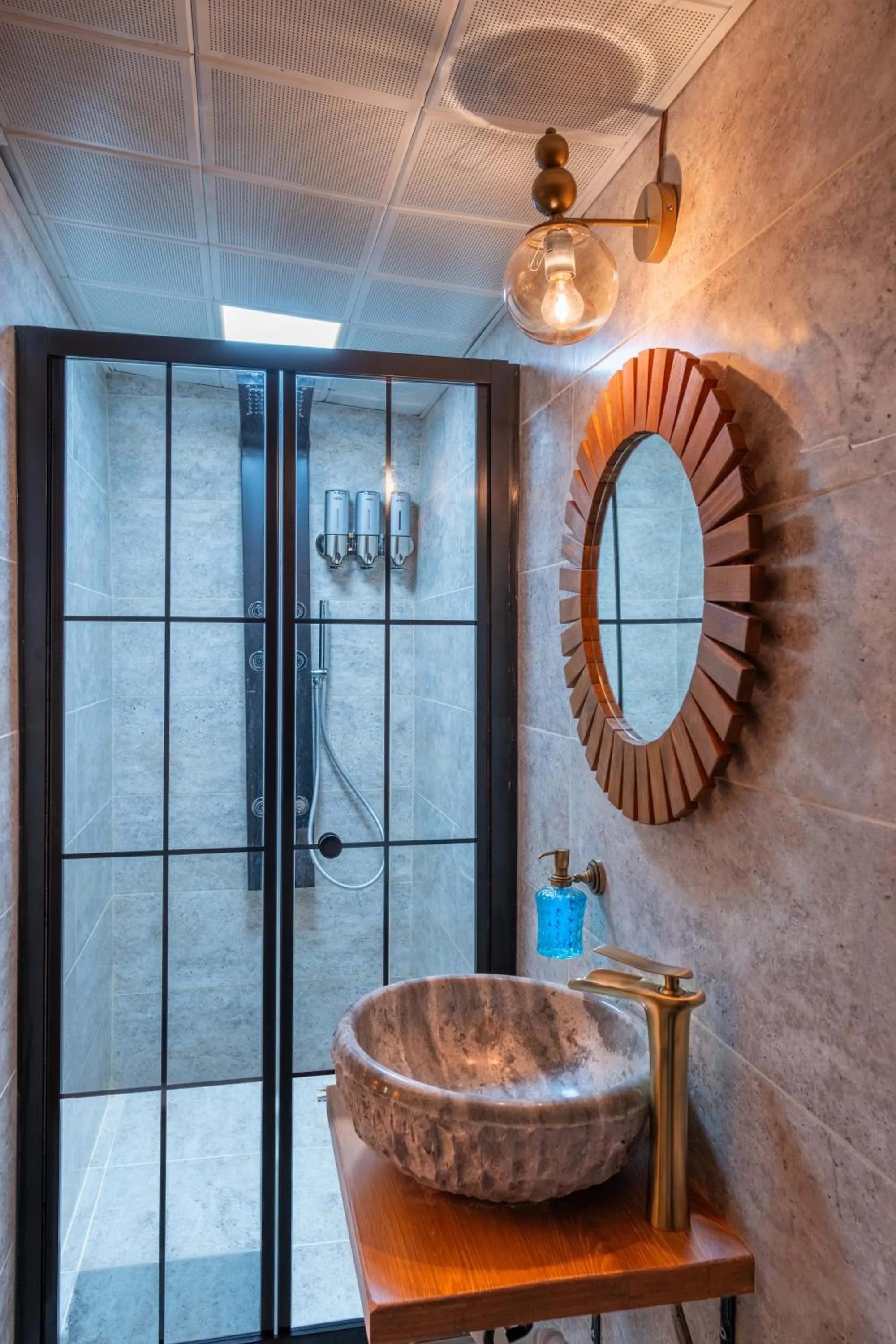 Shower in Mihrumah Konağı