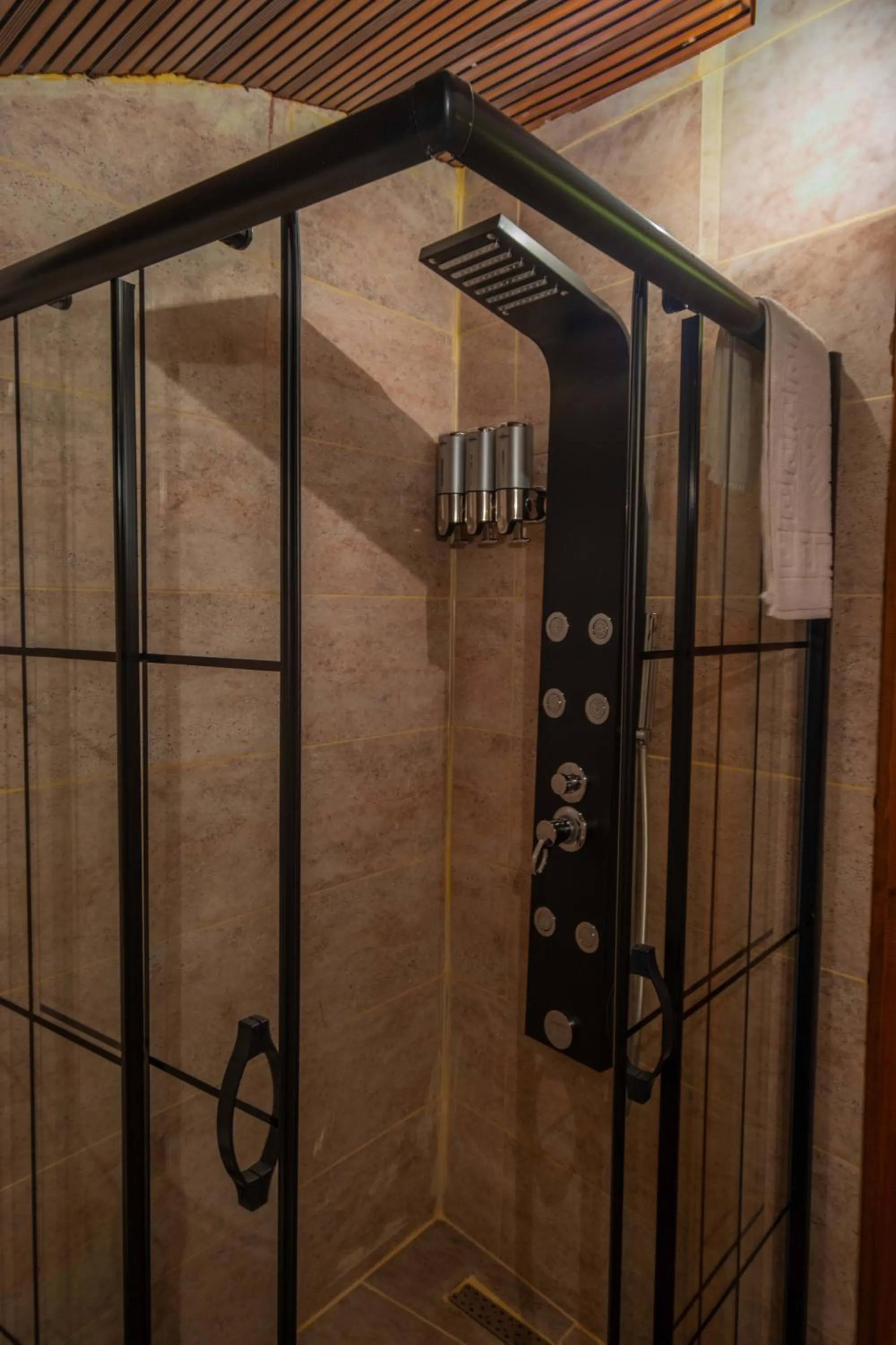 Shower in Mihrumah Konağı