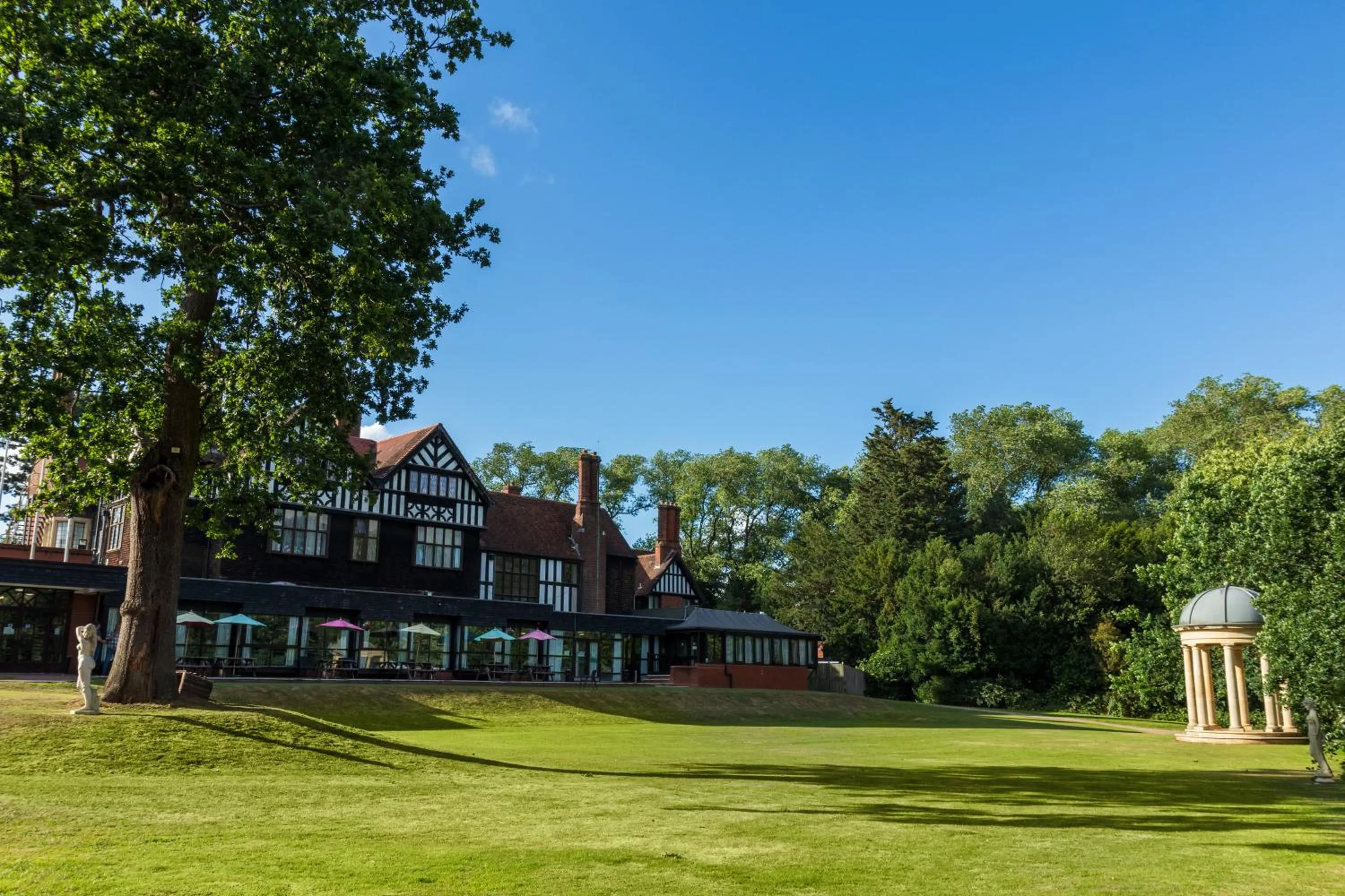 Garden in Royal Court Hotel