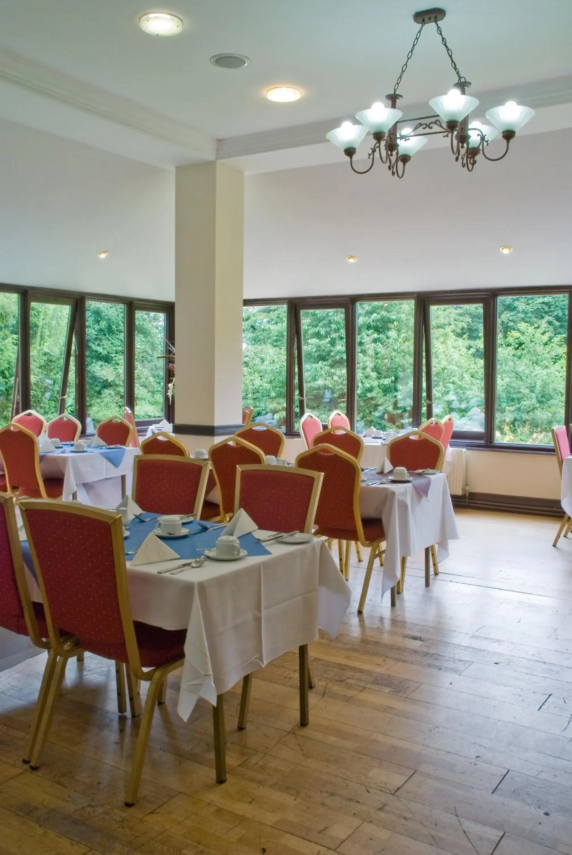 Restaurant/Places to Eat in Royal Court Hotel & Spa Coventry