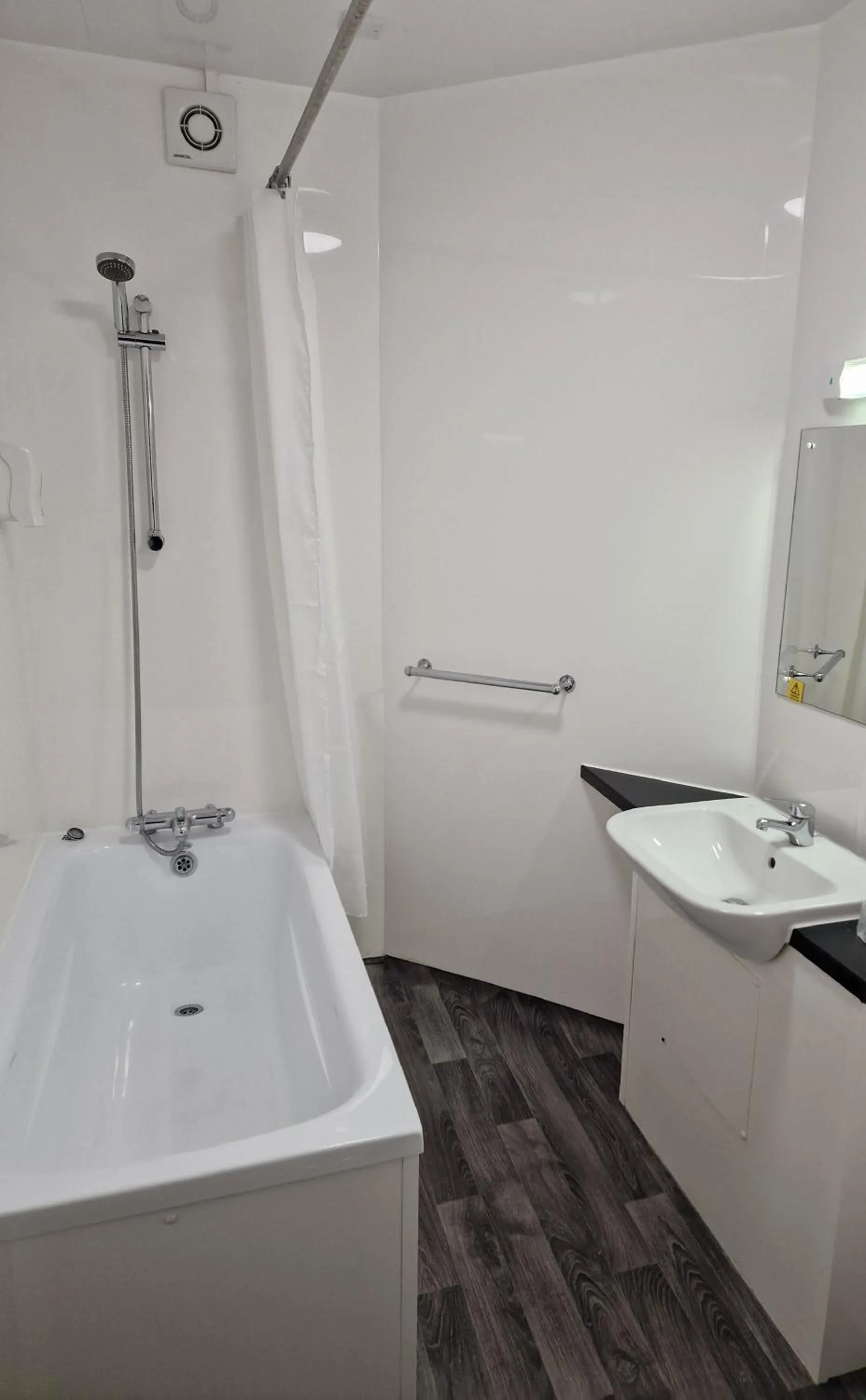 Shower in Royal Court Hotel