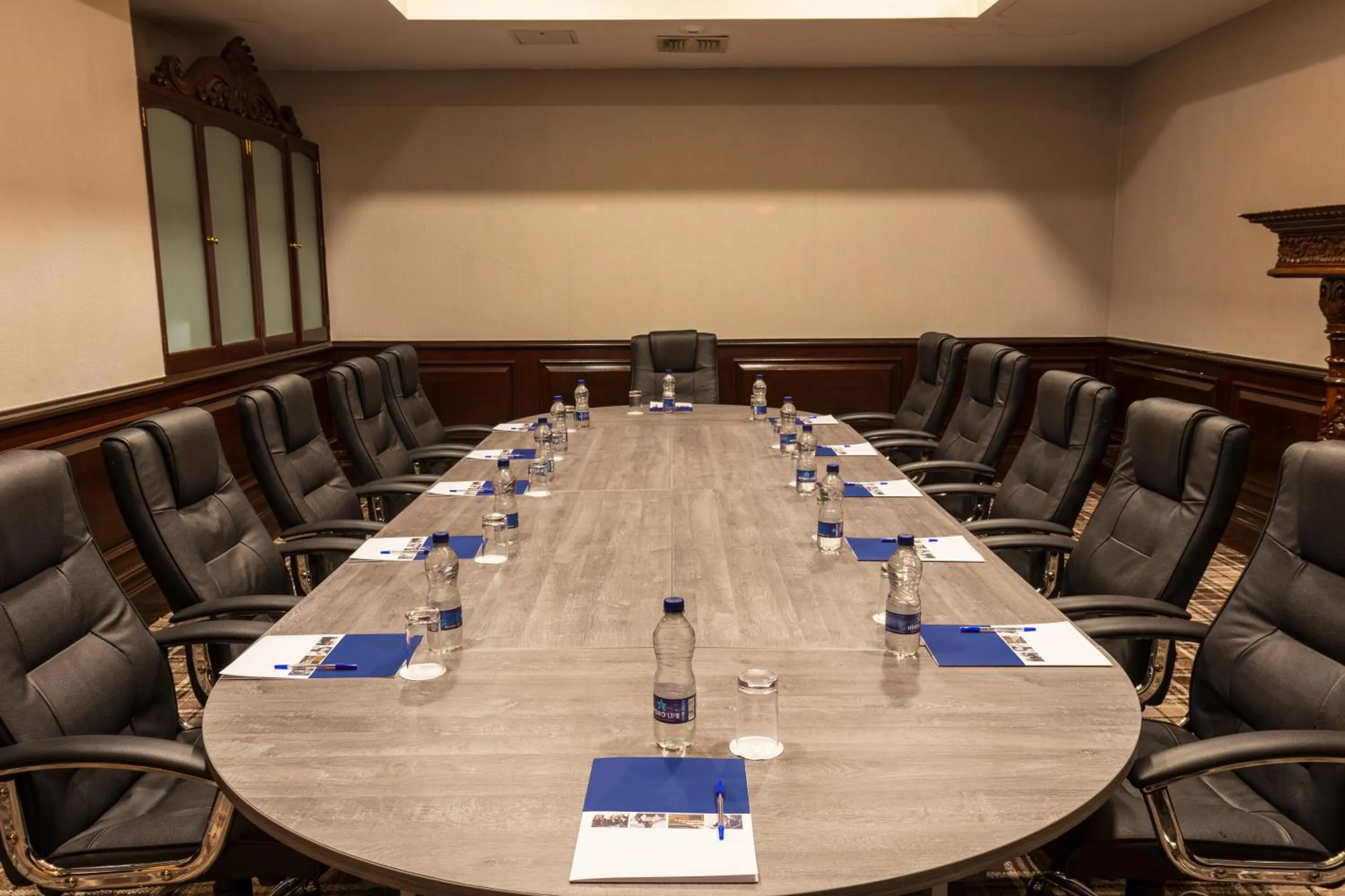 Meeting/conference room in Royal Court Hotel