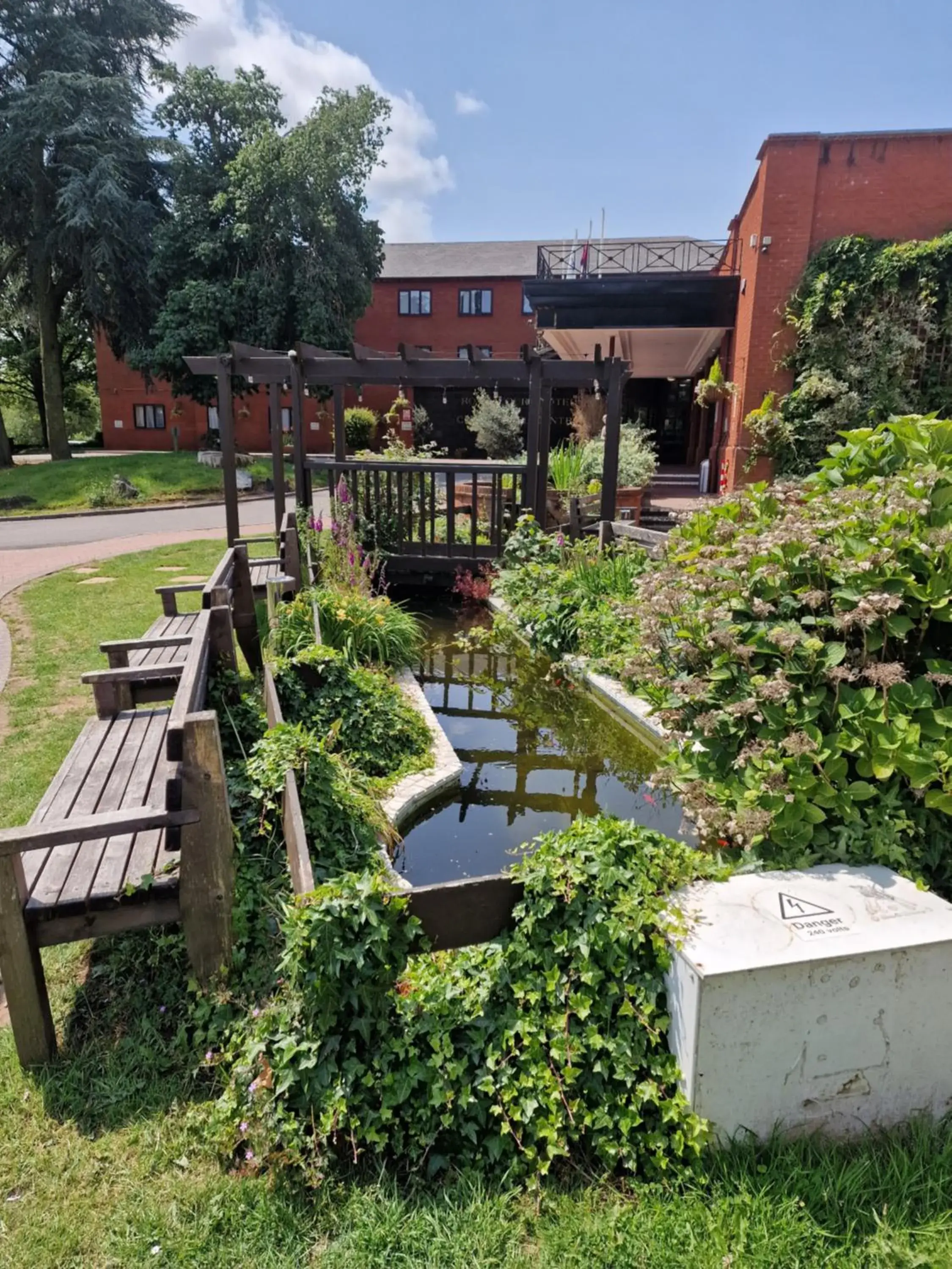 Property building in Royal Court Hotel Property building in Royal Court Hotel