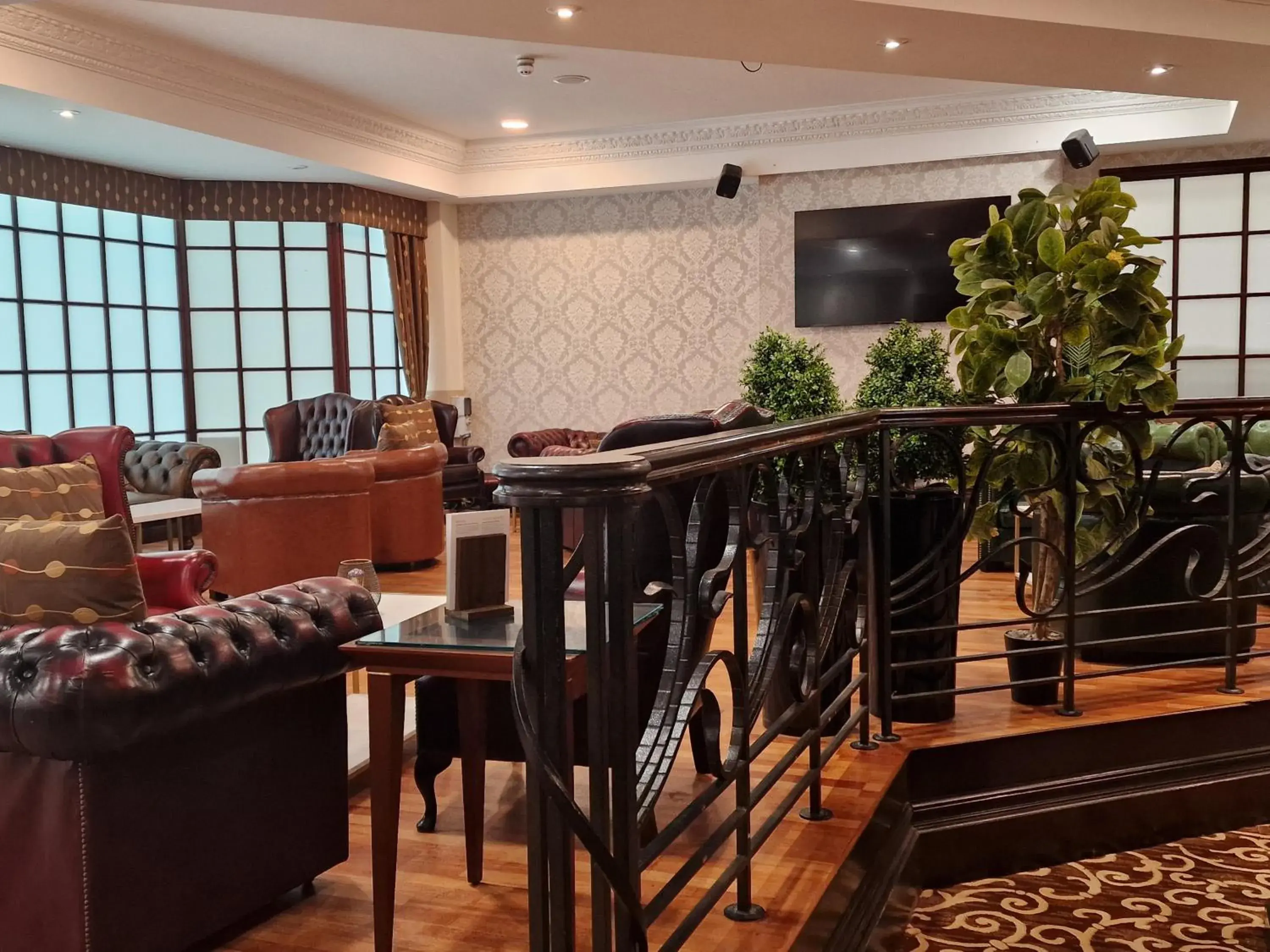 Lounge or bar in Royal Court Hotel Lounge or bar in Royal Court Hotel