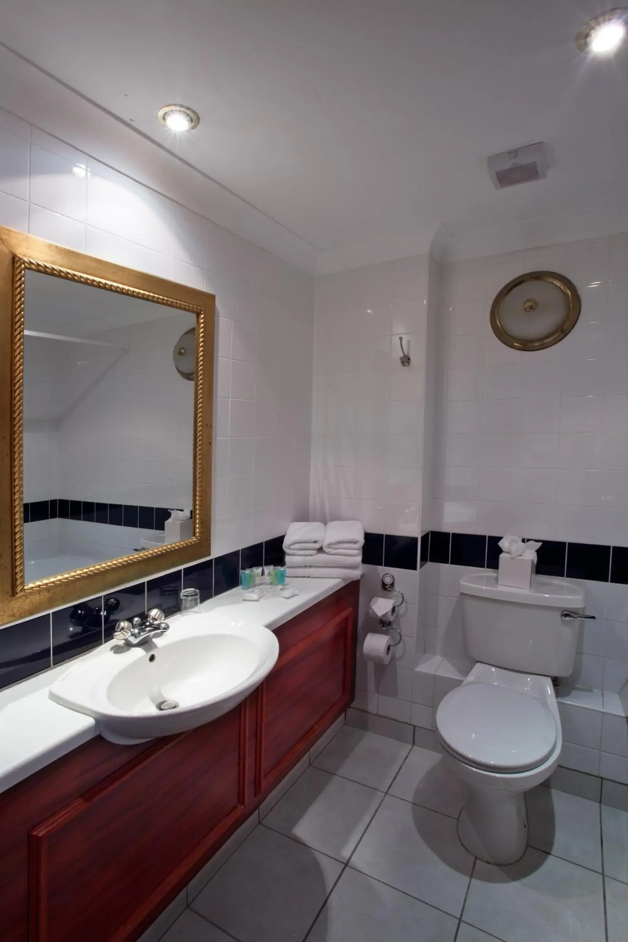 Bathroom in Royal Court Hotel & Spa Coventry
