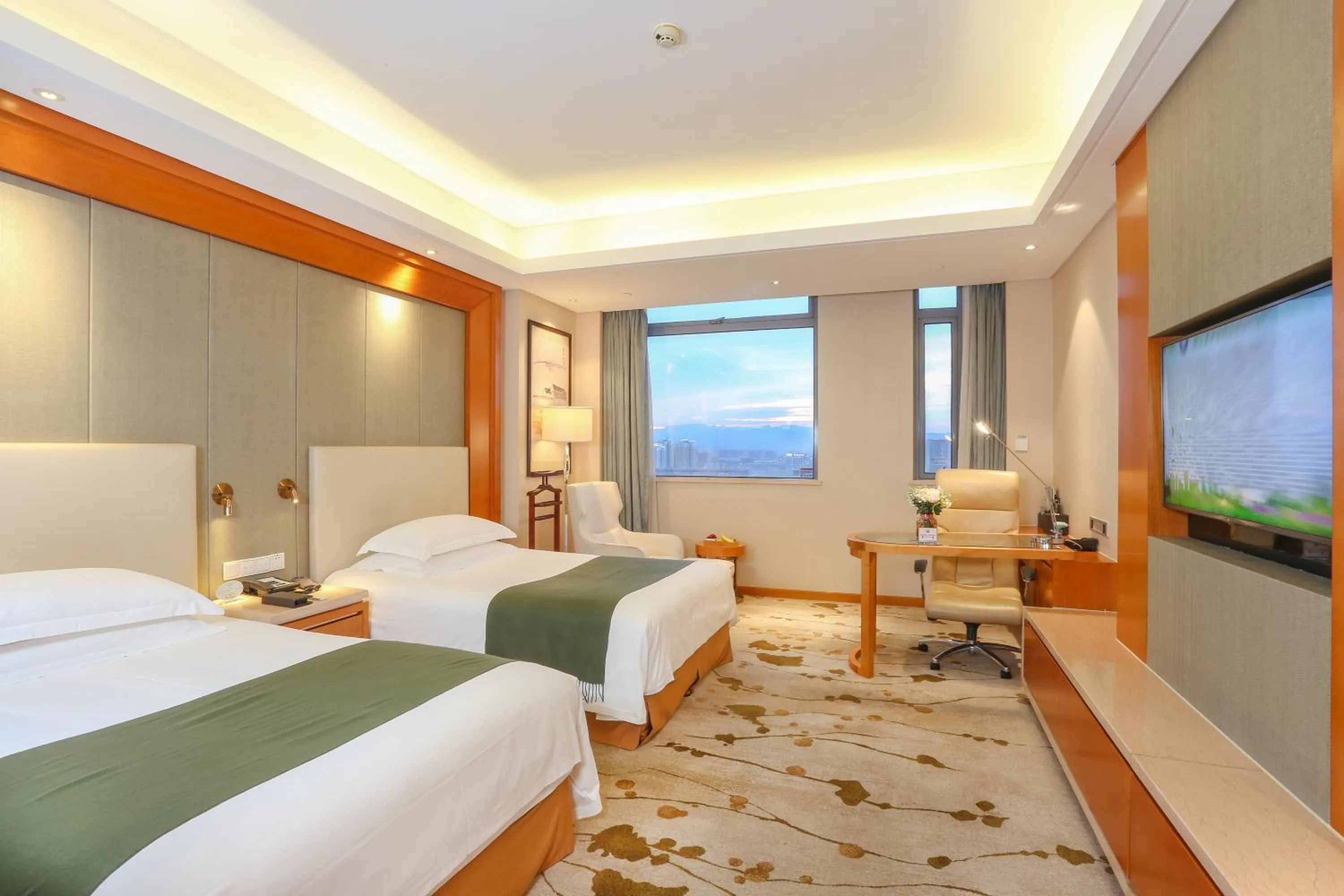 Photo of the whole room, Bed in Yiwu Shangcheng Hotel