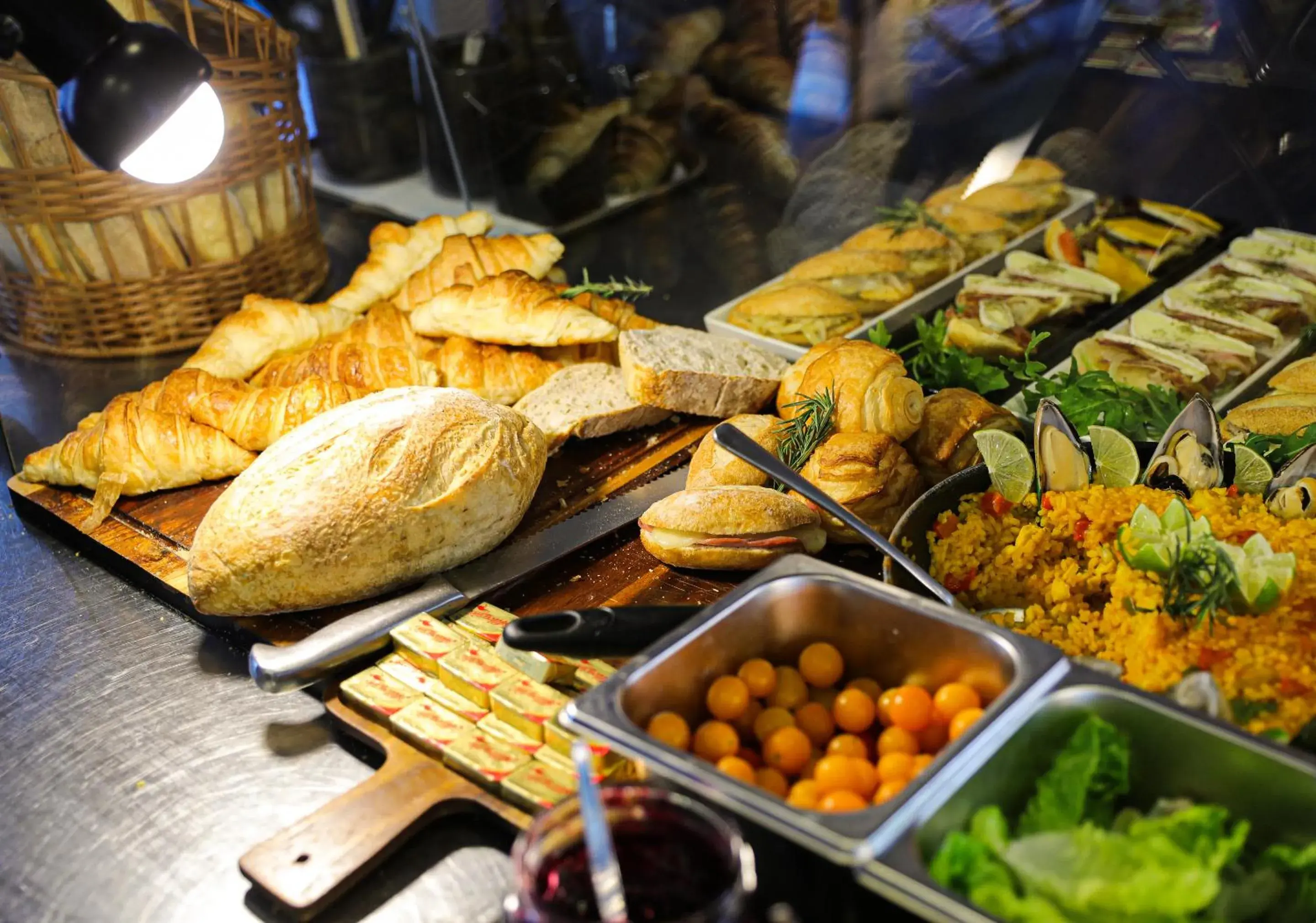 Food and drinks in BED Phrasingh-Adults Only Food and drinks in BED Phrasingh-Adults Only