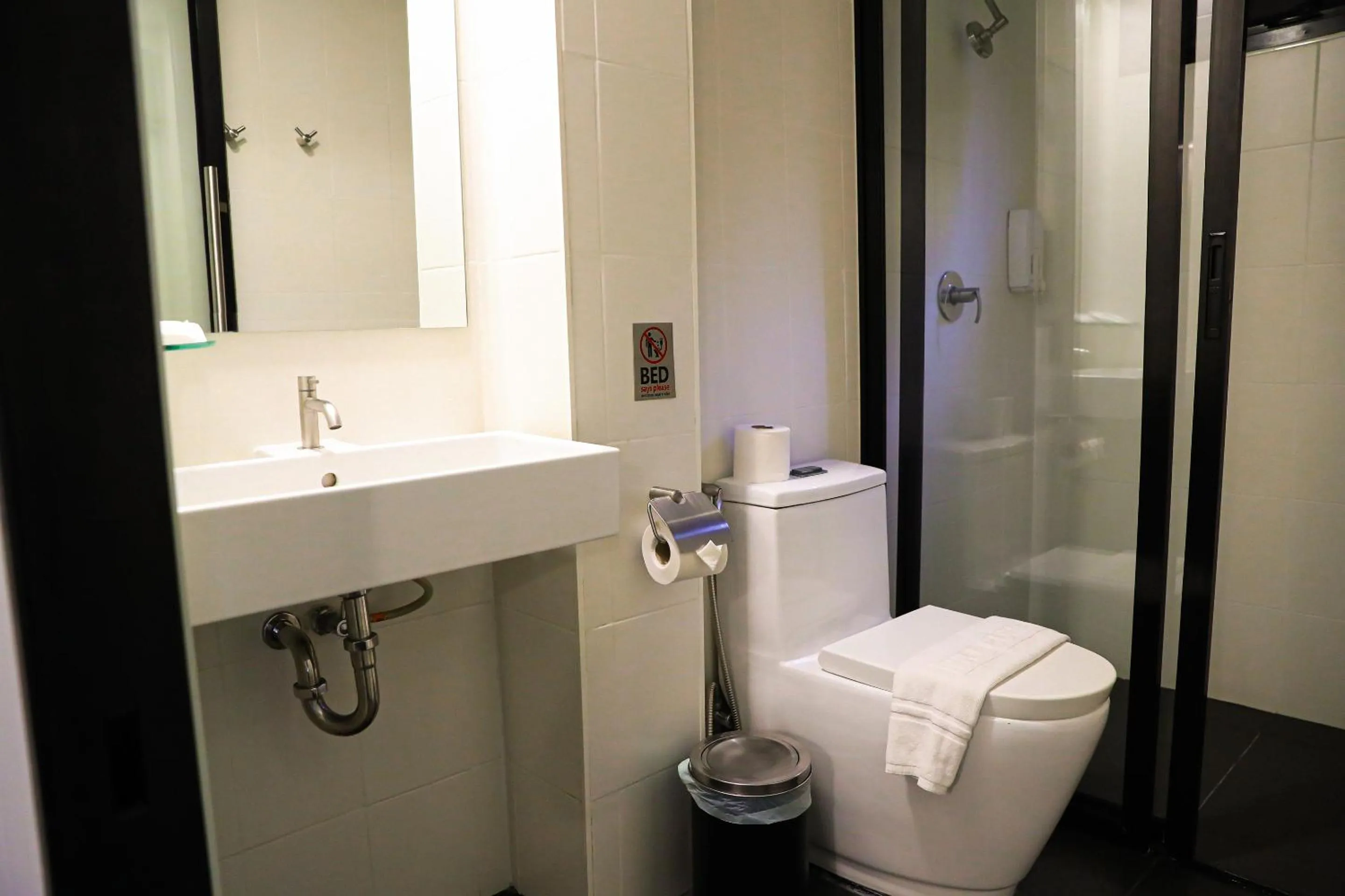 Toilet in BED Phrasingh-Adults Only