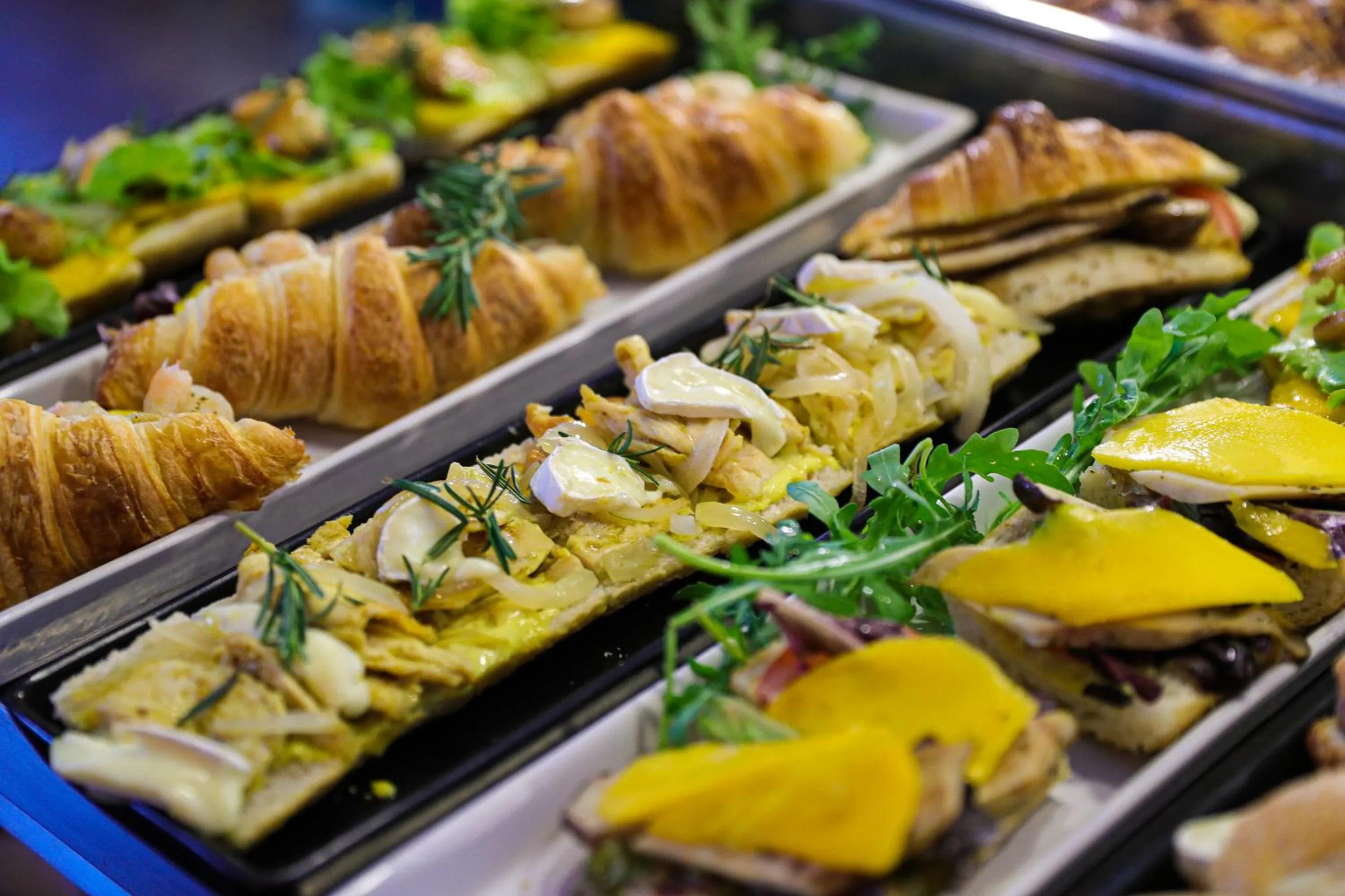 Food and drinks in BED Phrasingh-Adults Only