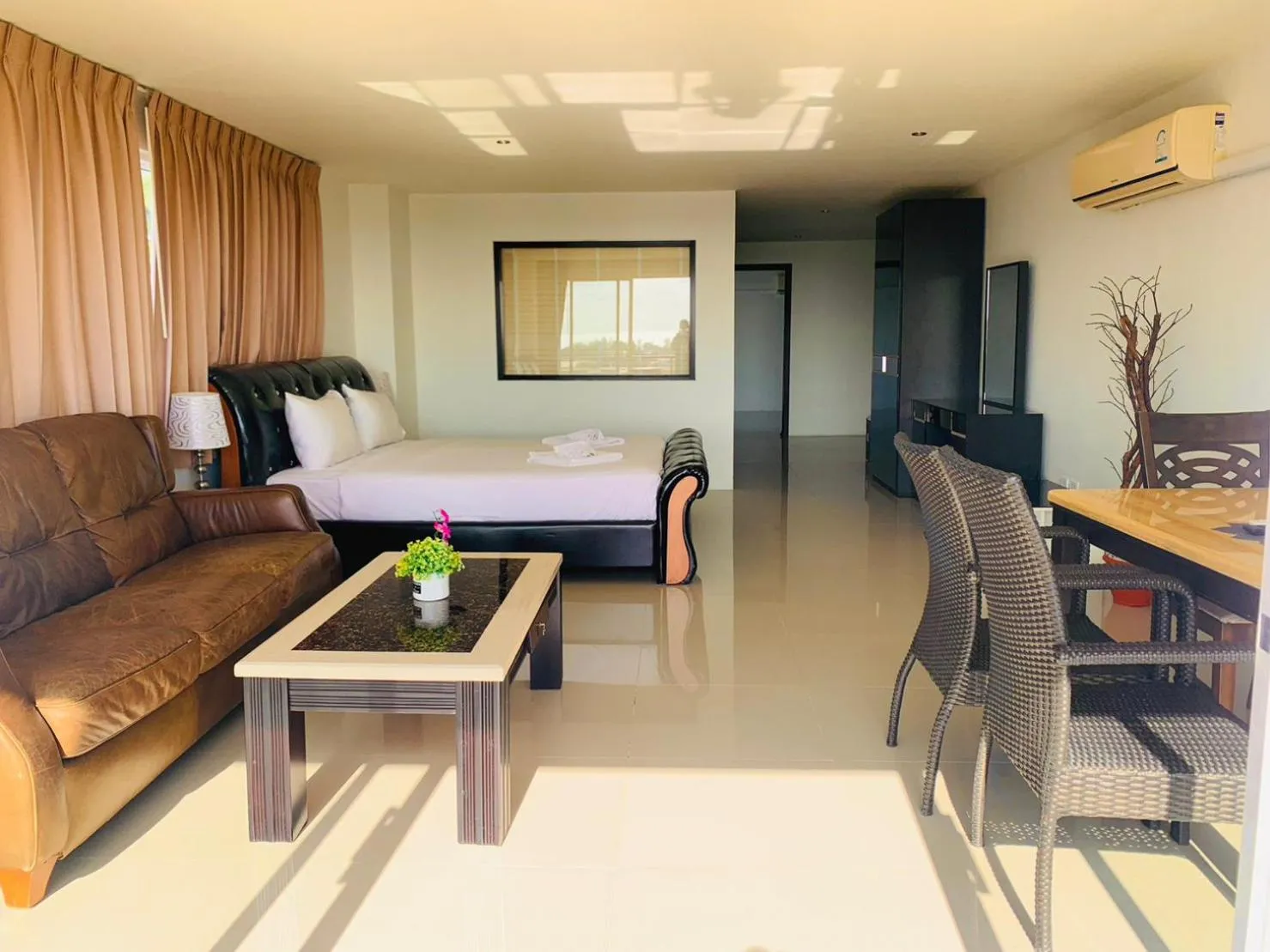 Dining area in Ocean View Treasure Residence