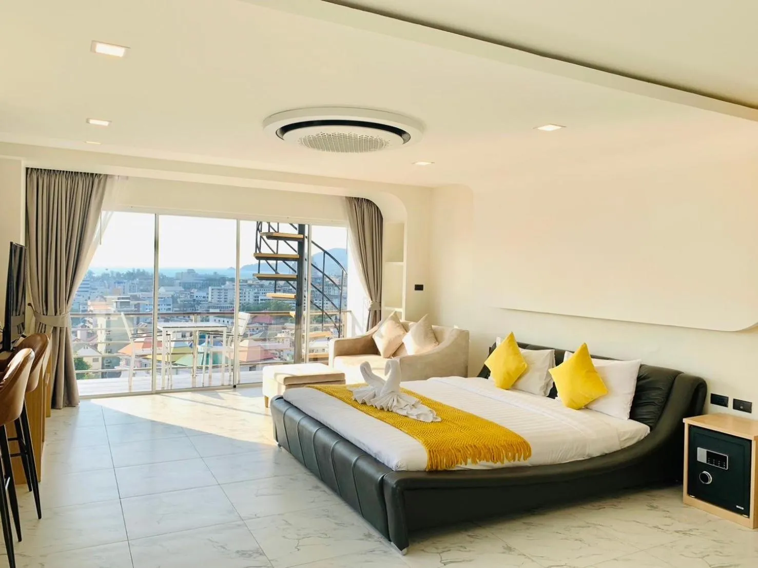 Bedroom, Bed in Ocean View Treasure Residence